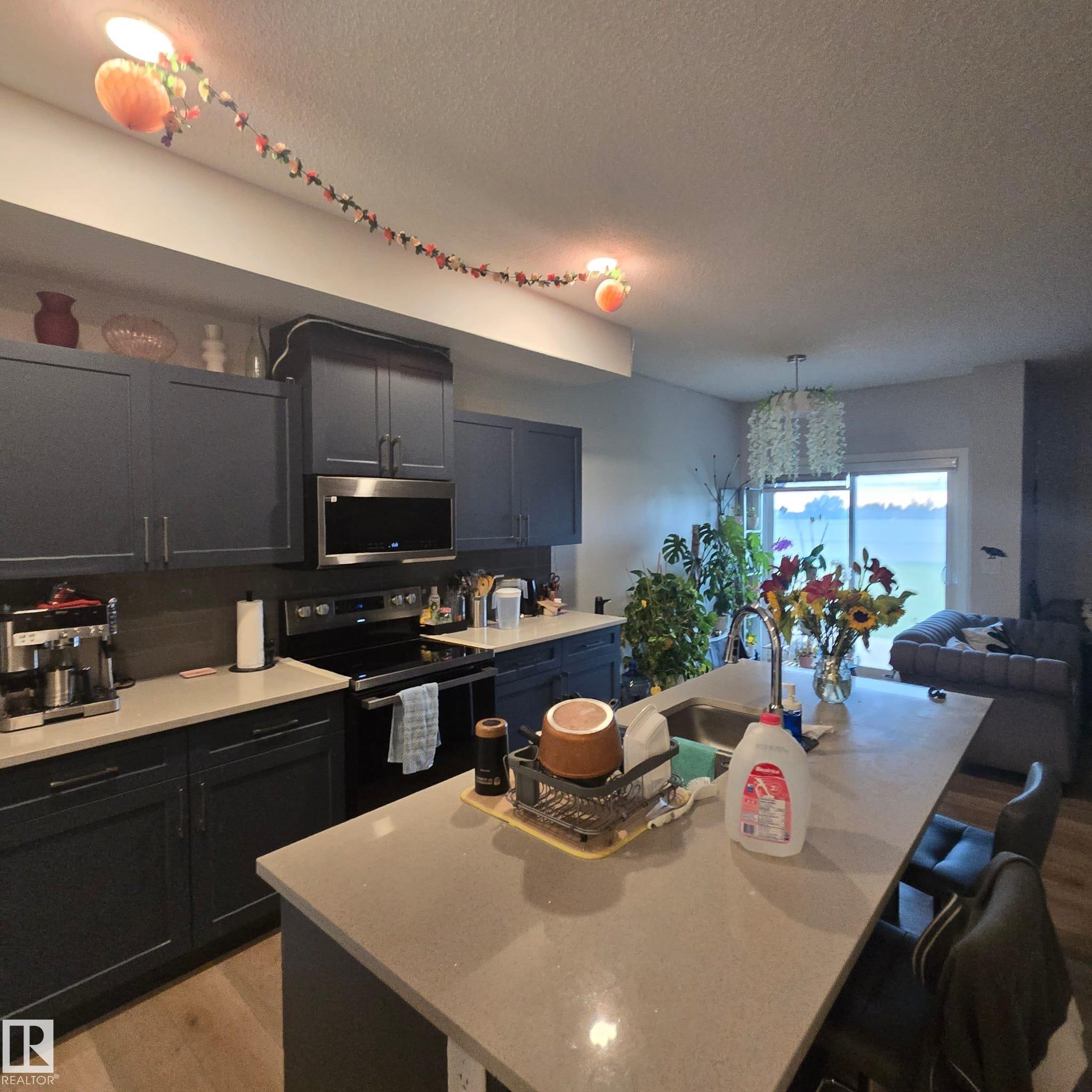 Photo 6 at 3014 9 Street NW, Maple Crest, Edmonton