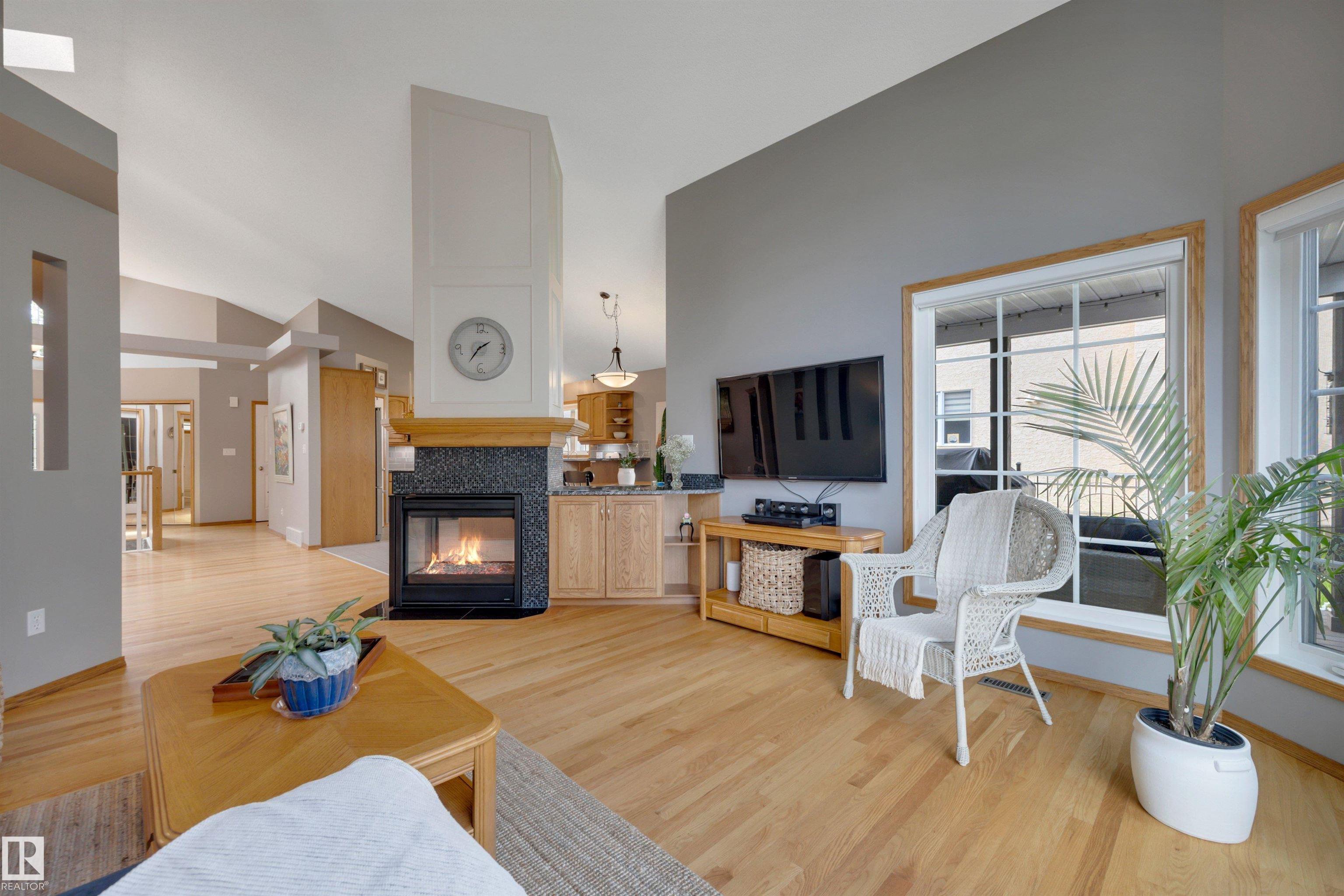 Photo 11 at 341 Burton Road NW, Bulyea Heights, Edmonton