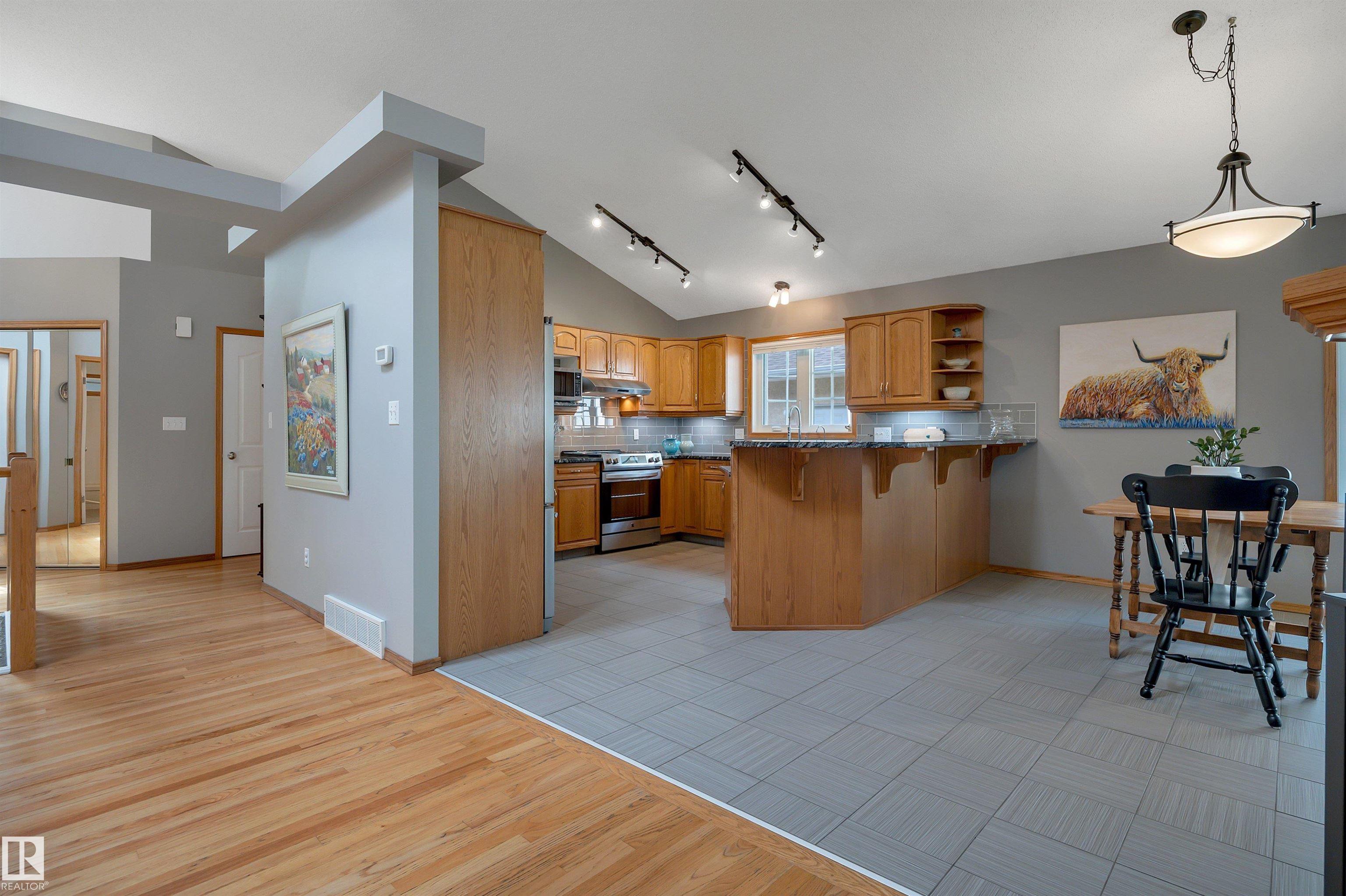 Photo 12 at 341 Burton Road NW, Bulyea Heights, Edmonton