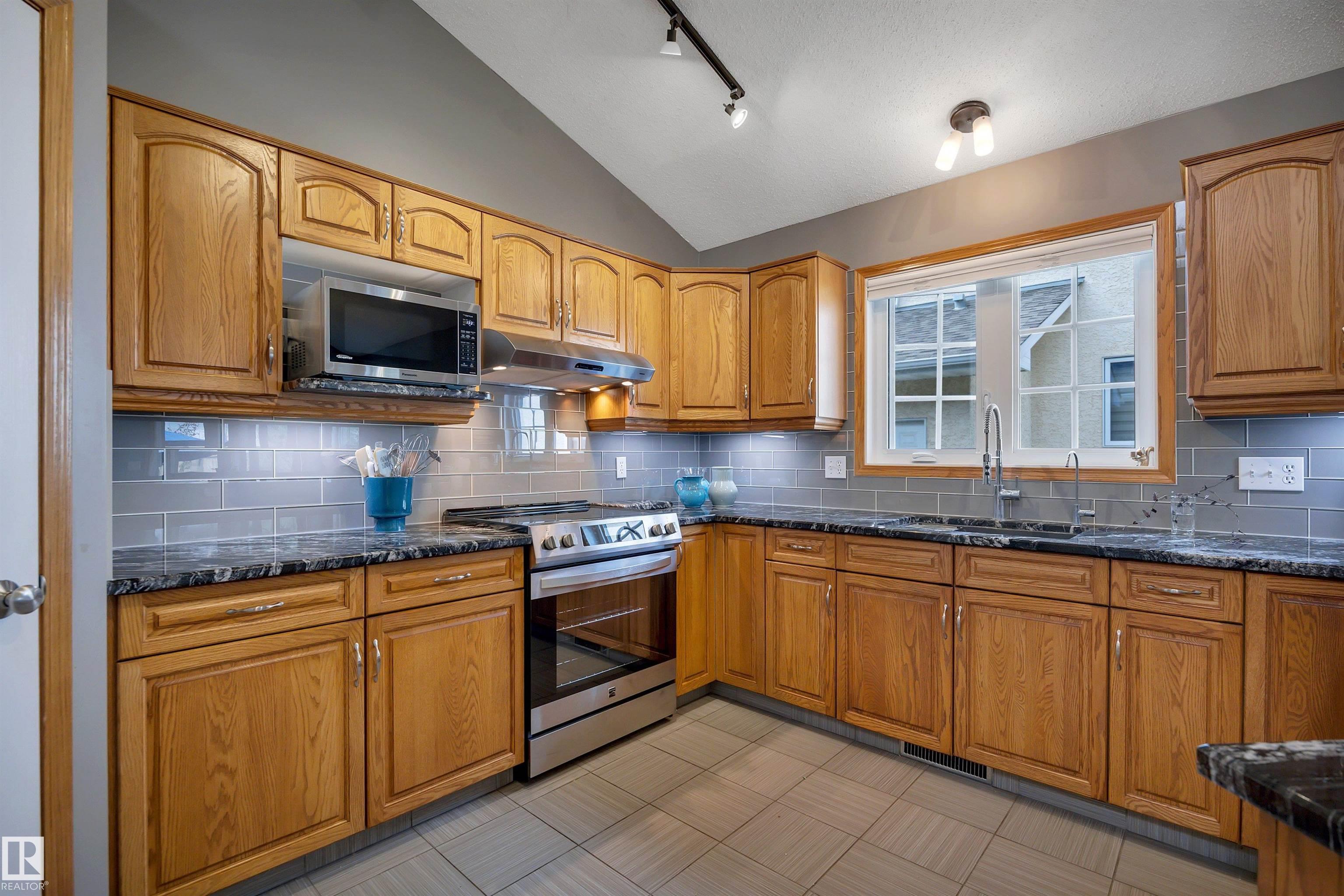 Photo 14 at 341 Burton Road NW, Bulyea Heights, Edmonton