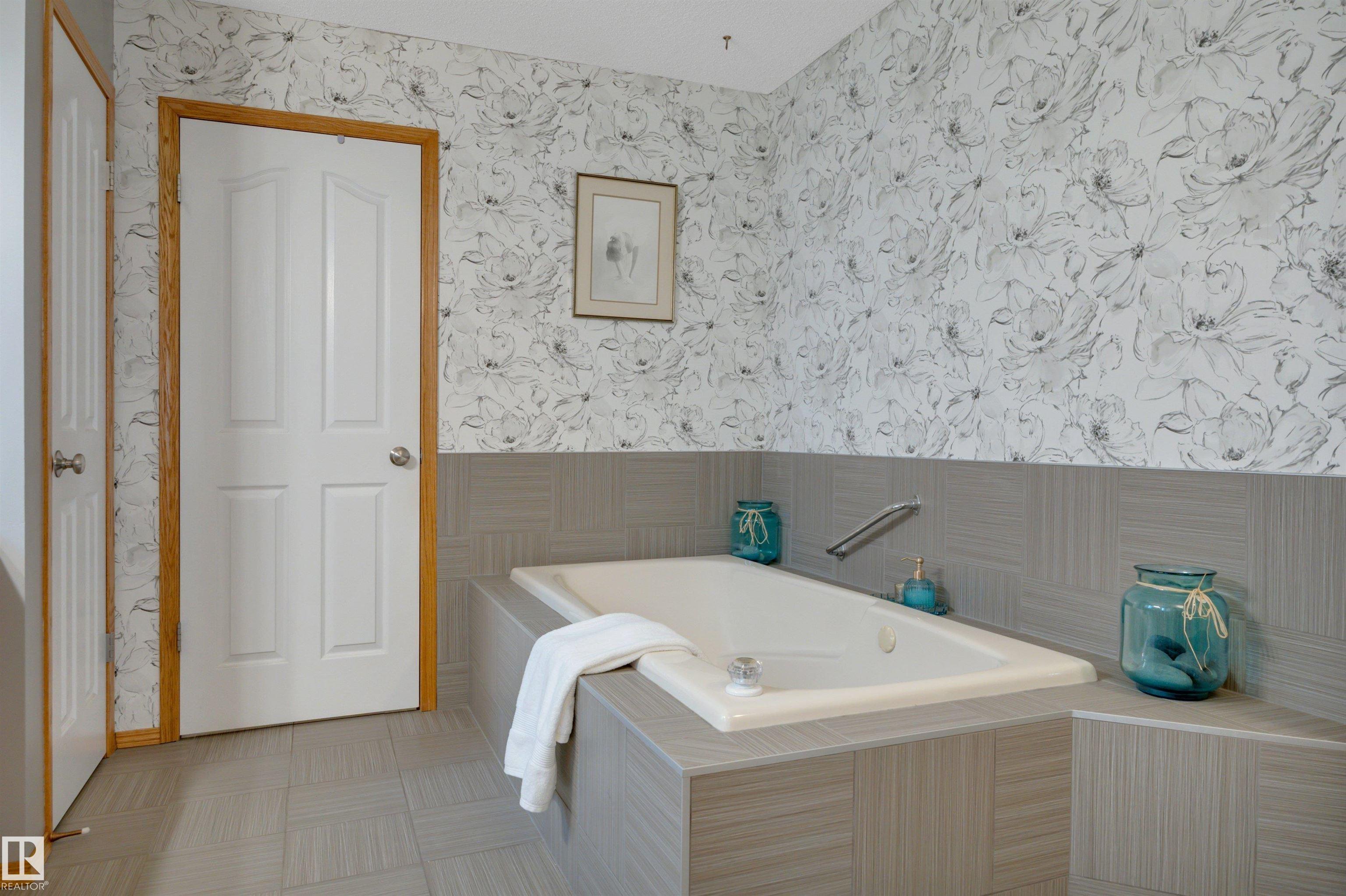 Photo 34 at 341 Burton Road NW, Bulyea Heights, Edmonton