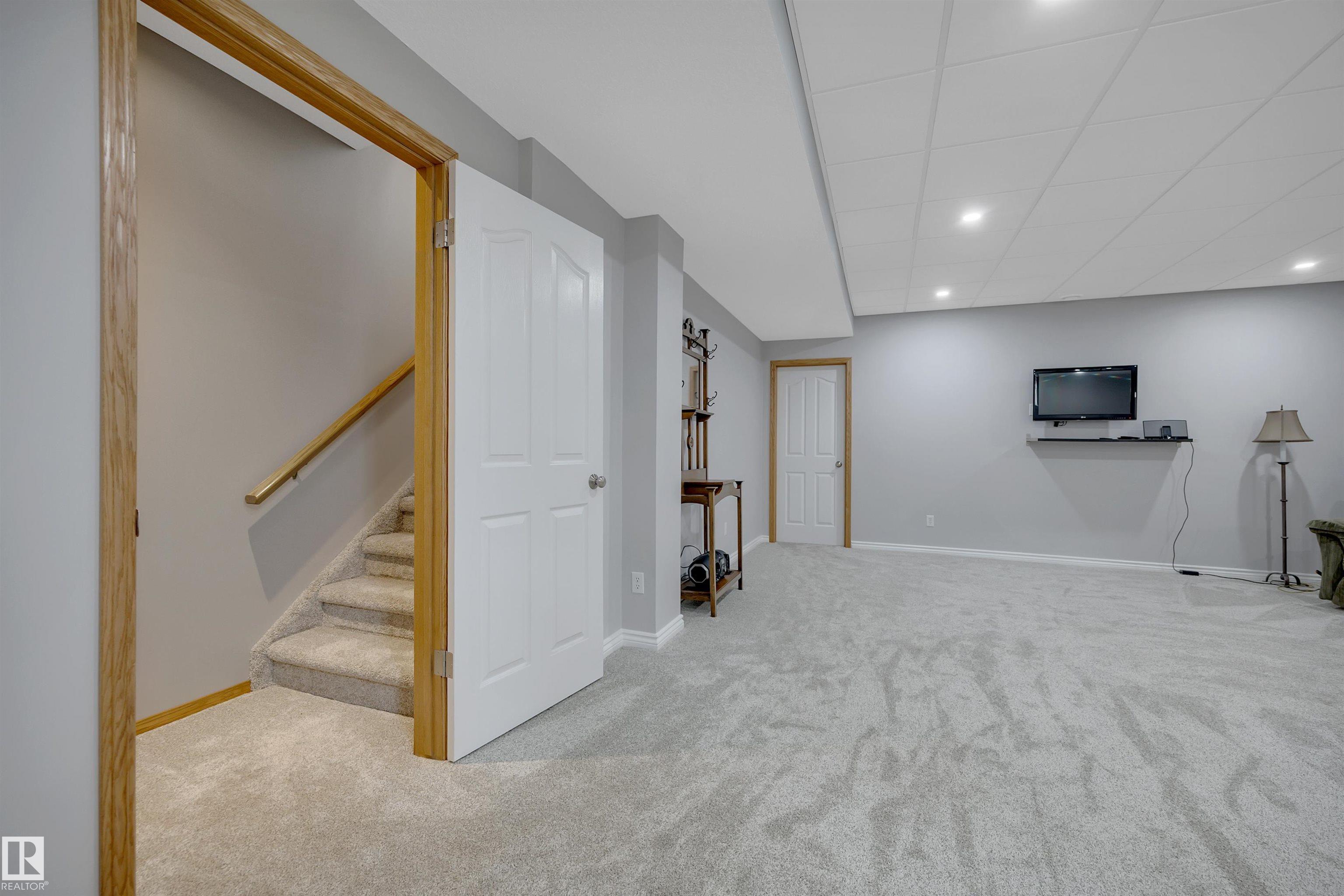 Photo 39 at 341 Burton Road NW, Bulyea Heights, Edmonton