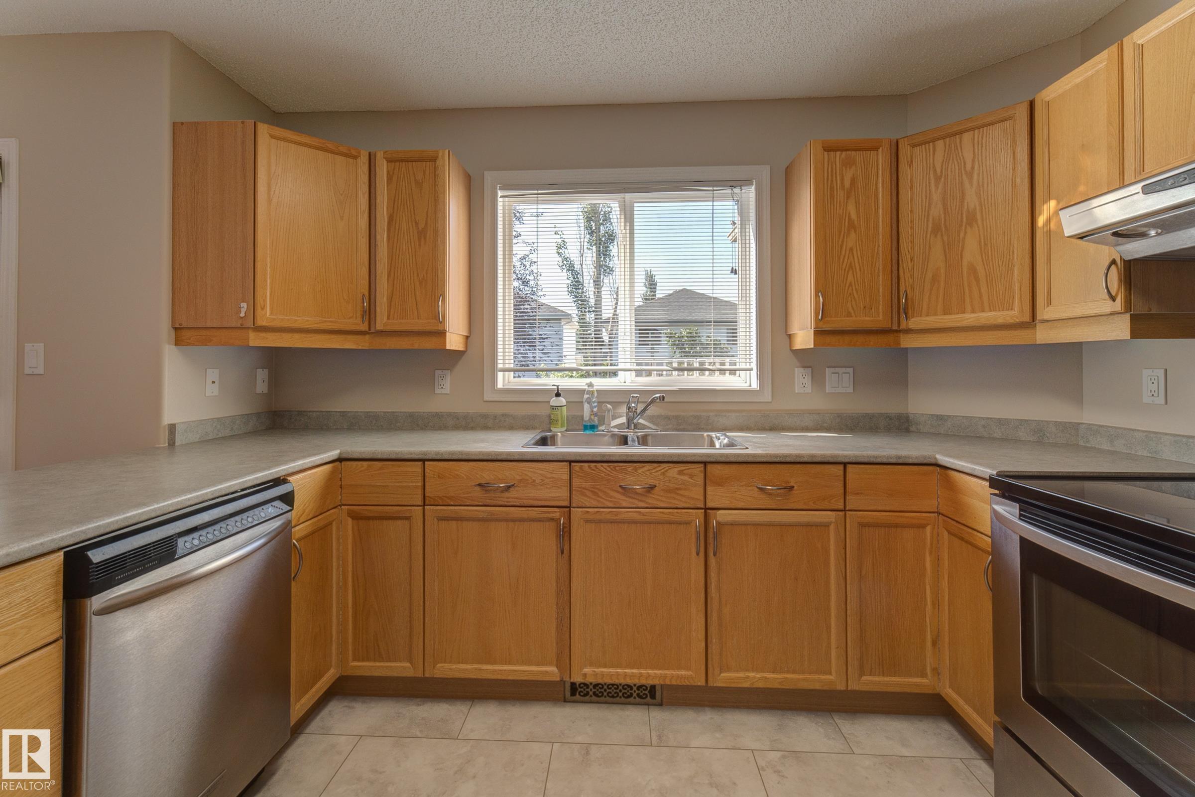 Photo 16 at 5 - 420 Hunters Green green NW, Haddow, Edmonton