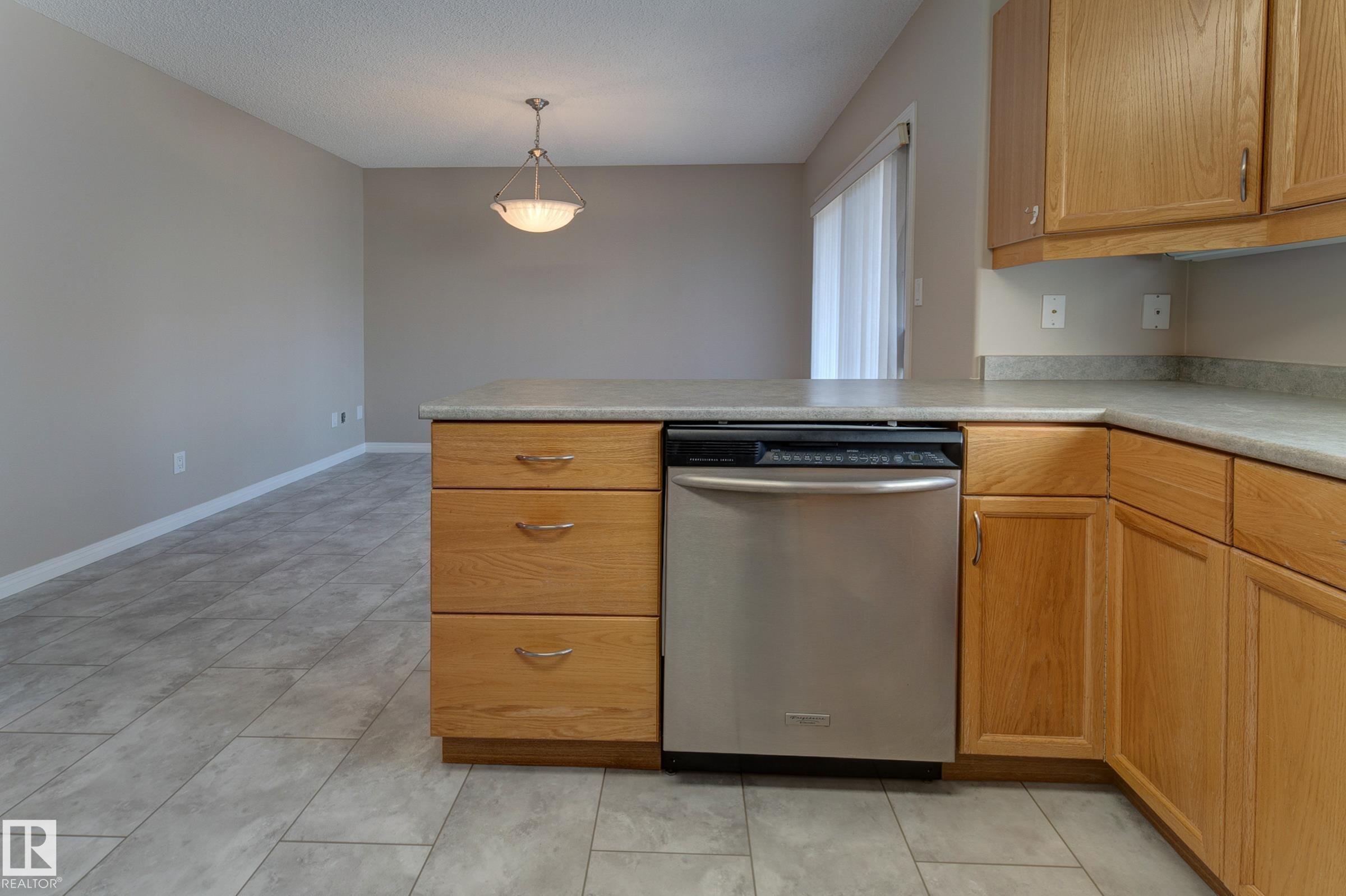 Photo 17 at 5 - 420 Hunters Green green NW, Haddow, Edmonton