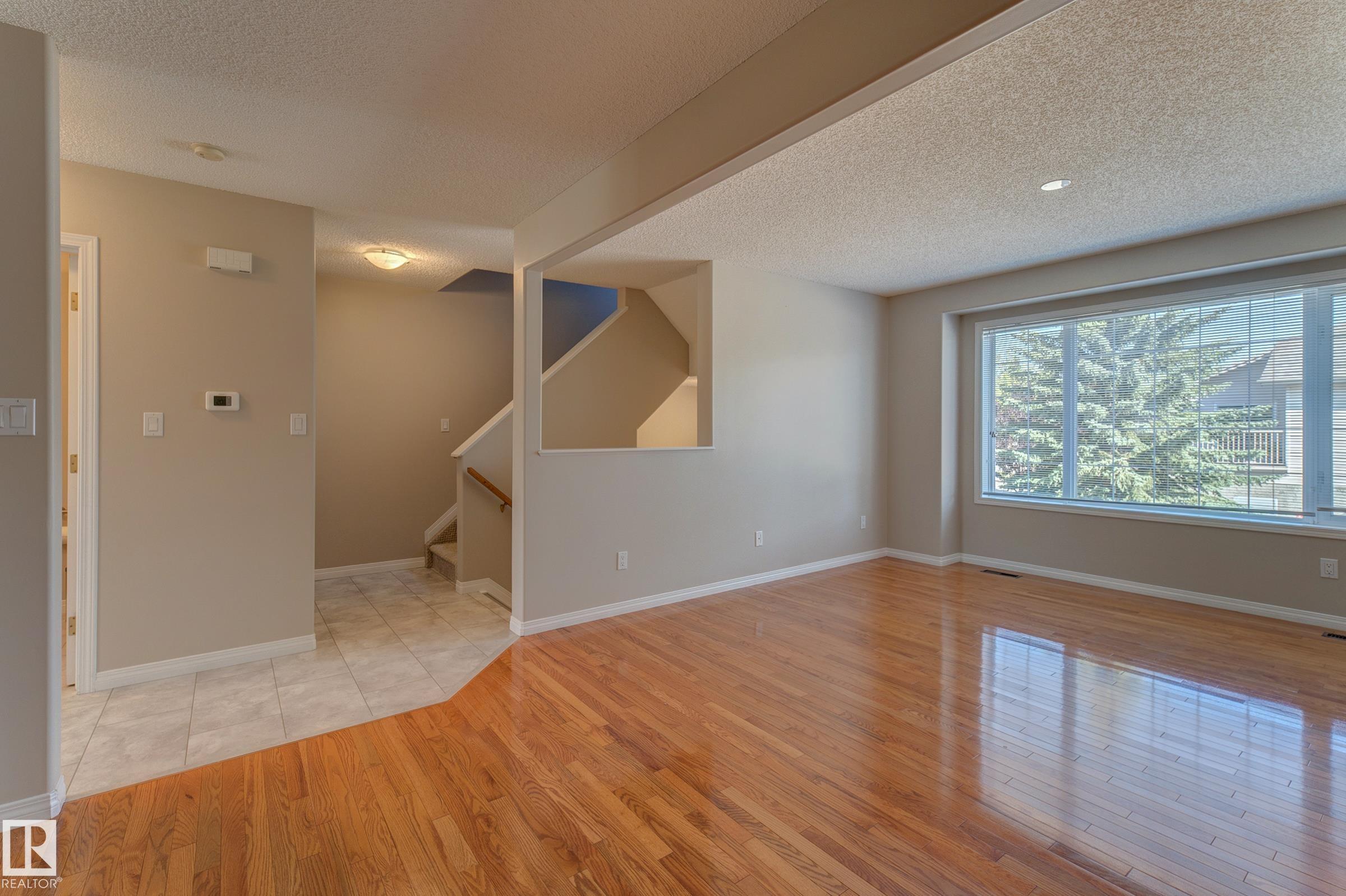 5 - 420 Hunters Green green NW, Haddow, Edmonton