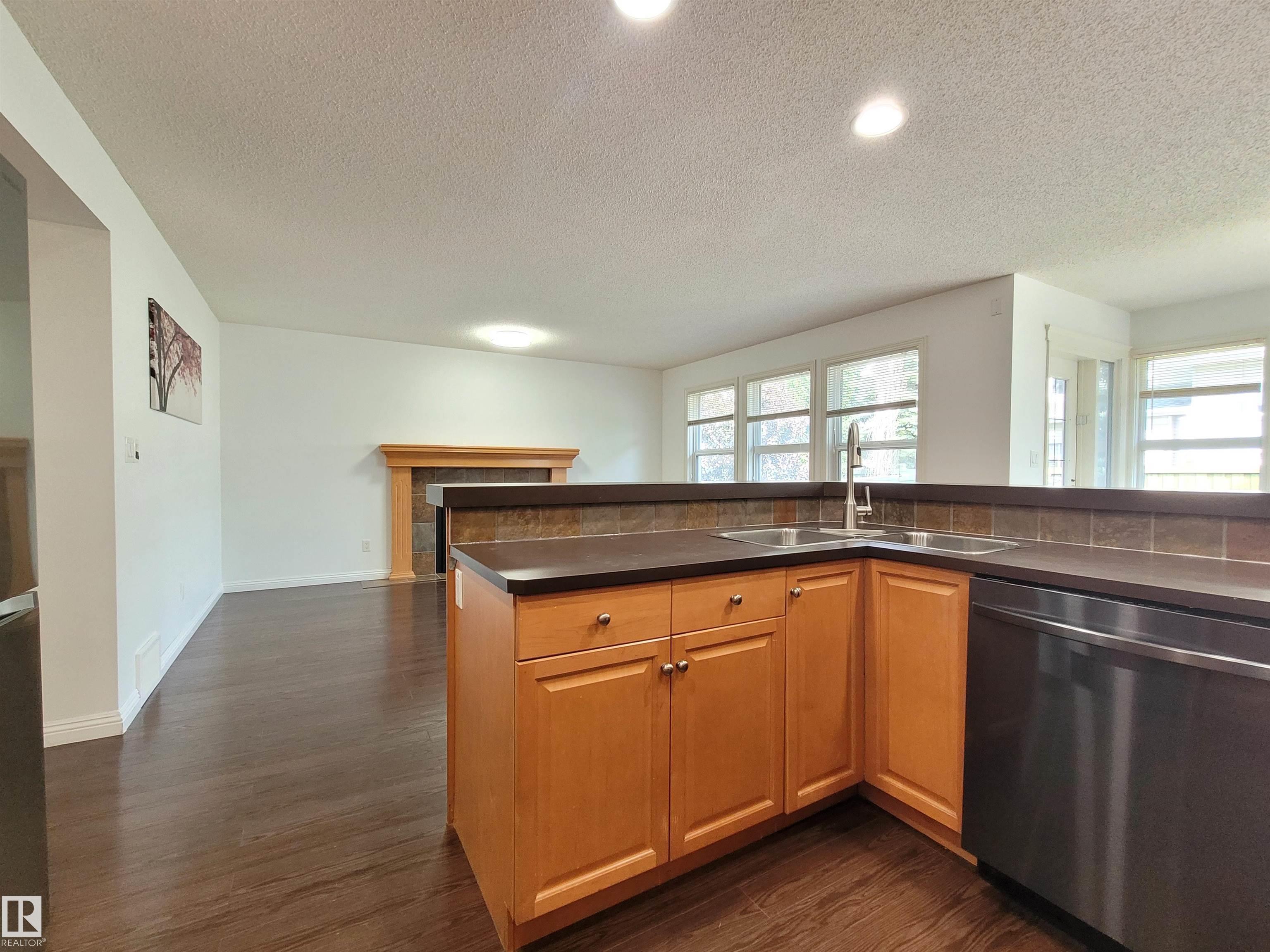 Photo 15 at 2562 Hanna Crescent NW, Haddow, Edmonton