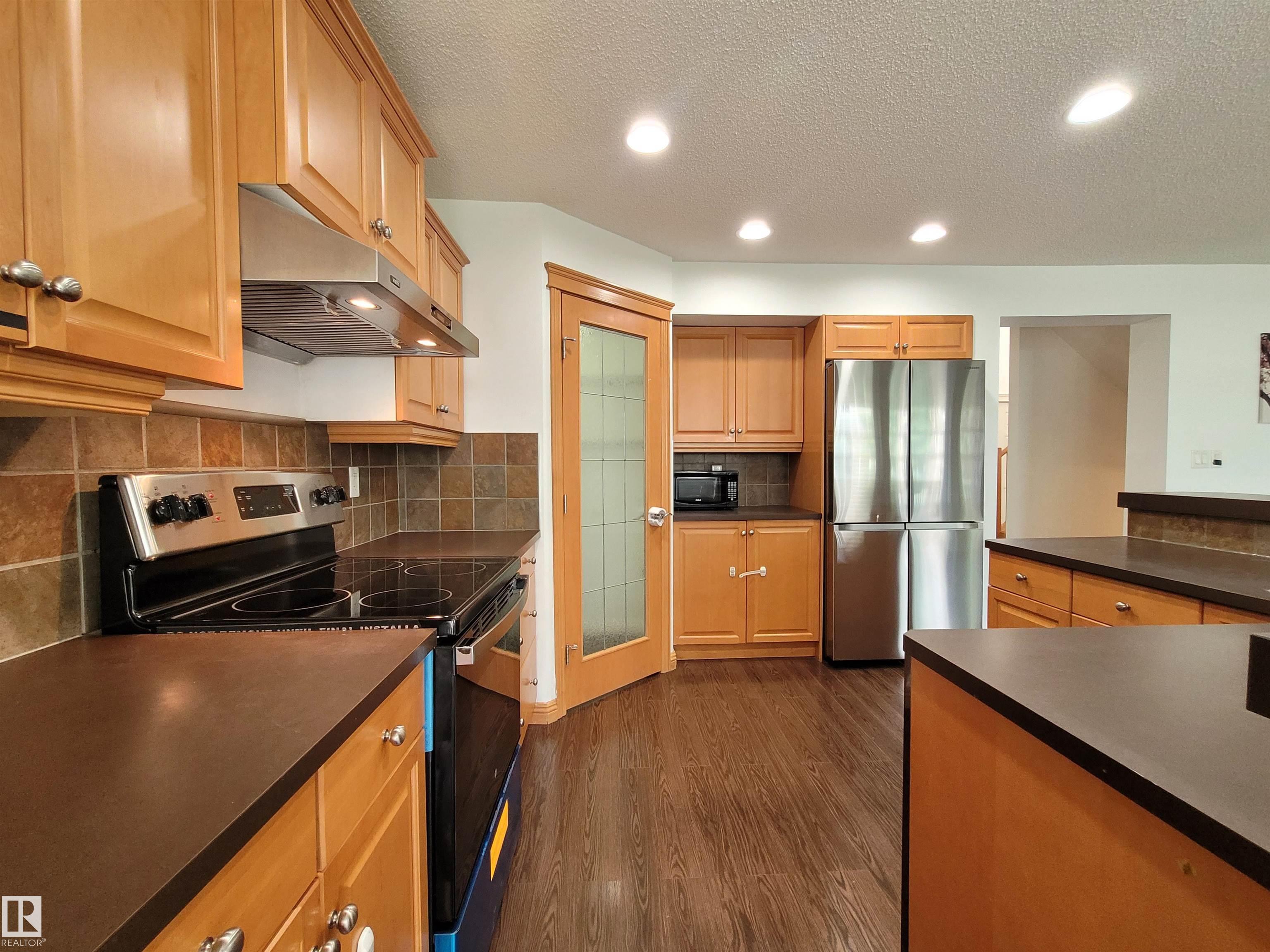 Photo 17 at 2562 Hanna Crescent NW, Haddow, Edmonton