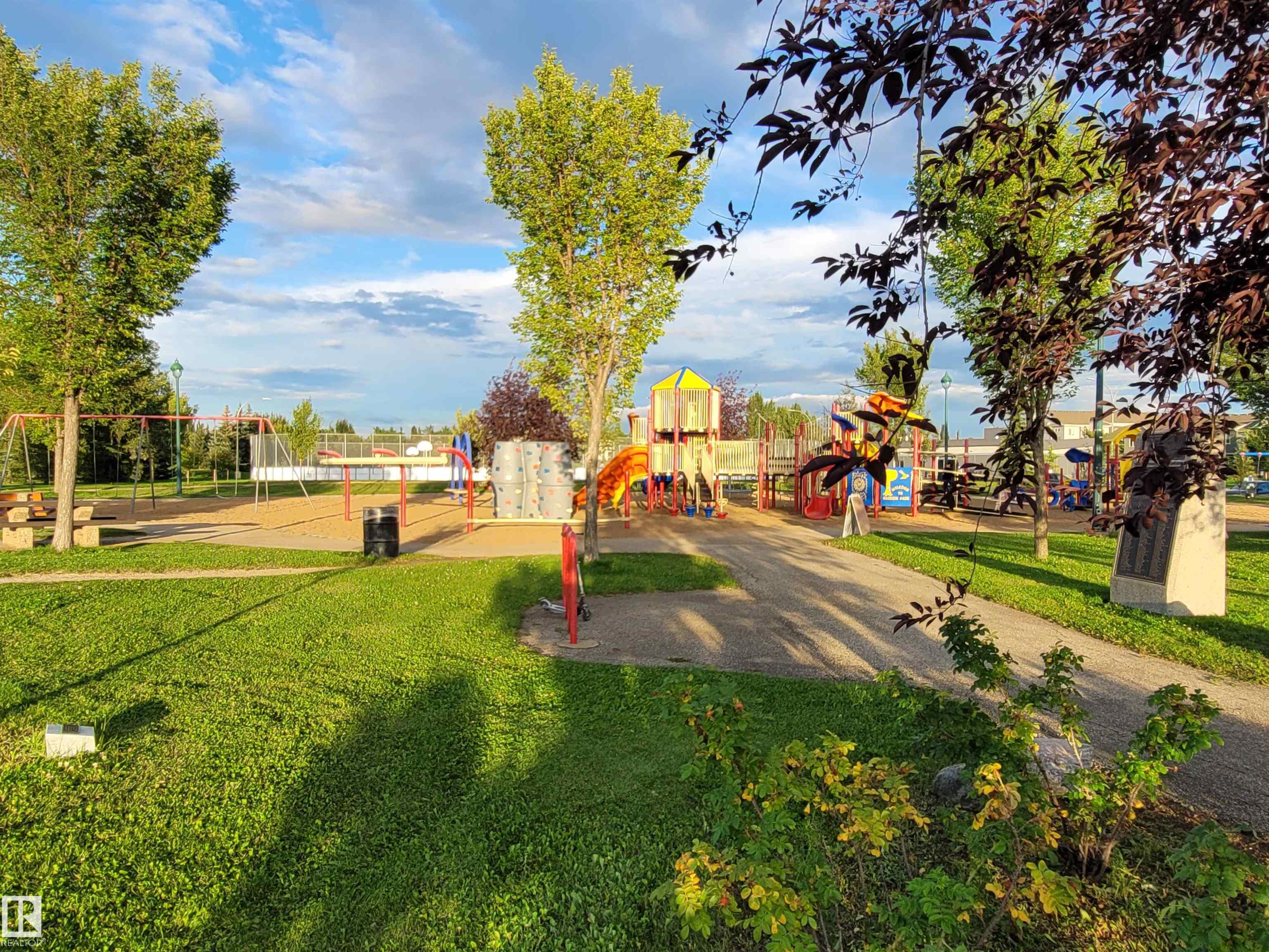 2562 Hanna Crescent NW, Haddow, Edmonton