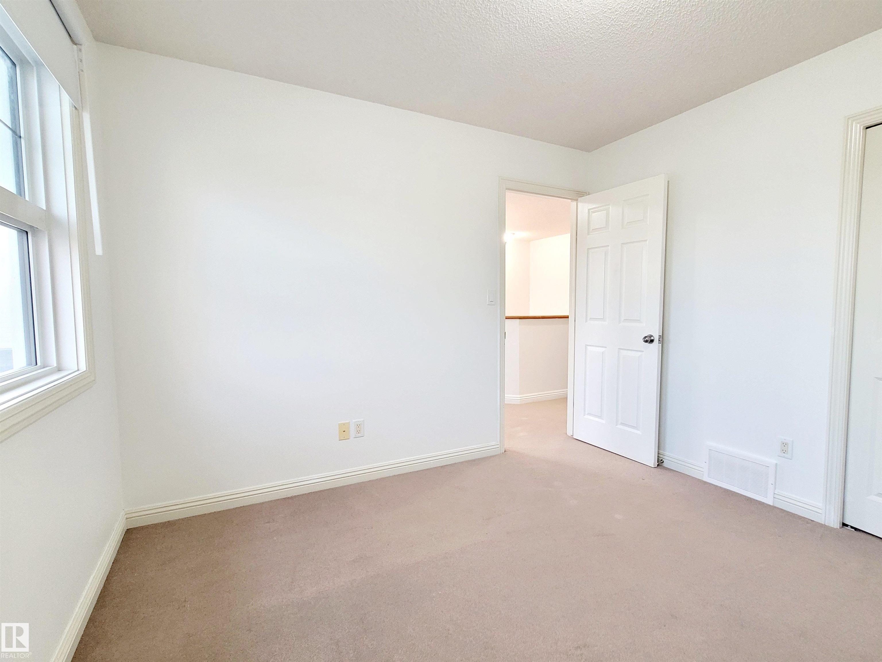 Photo 32 at 2562 Hanna Crescent NW, Haddow, Edmonton