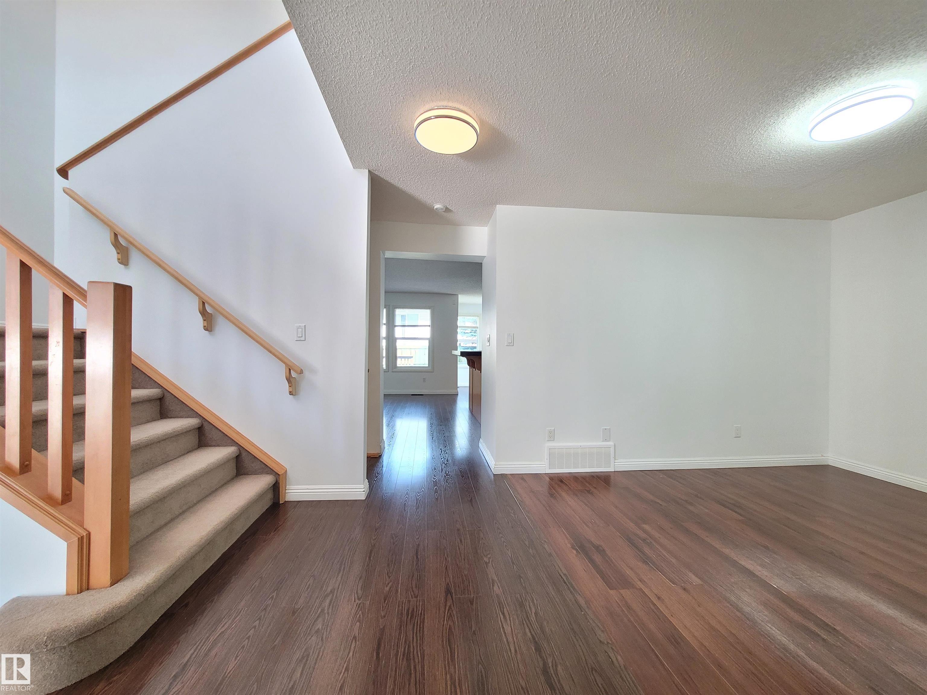 Photo 7 at 2562 Hanna Crescent NW, Haddow, Edmonton