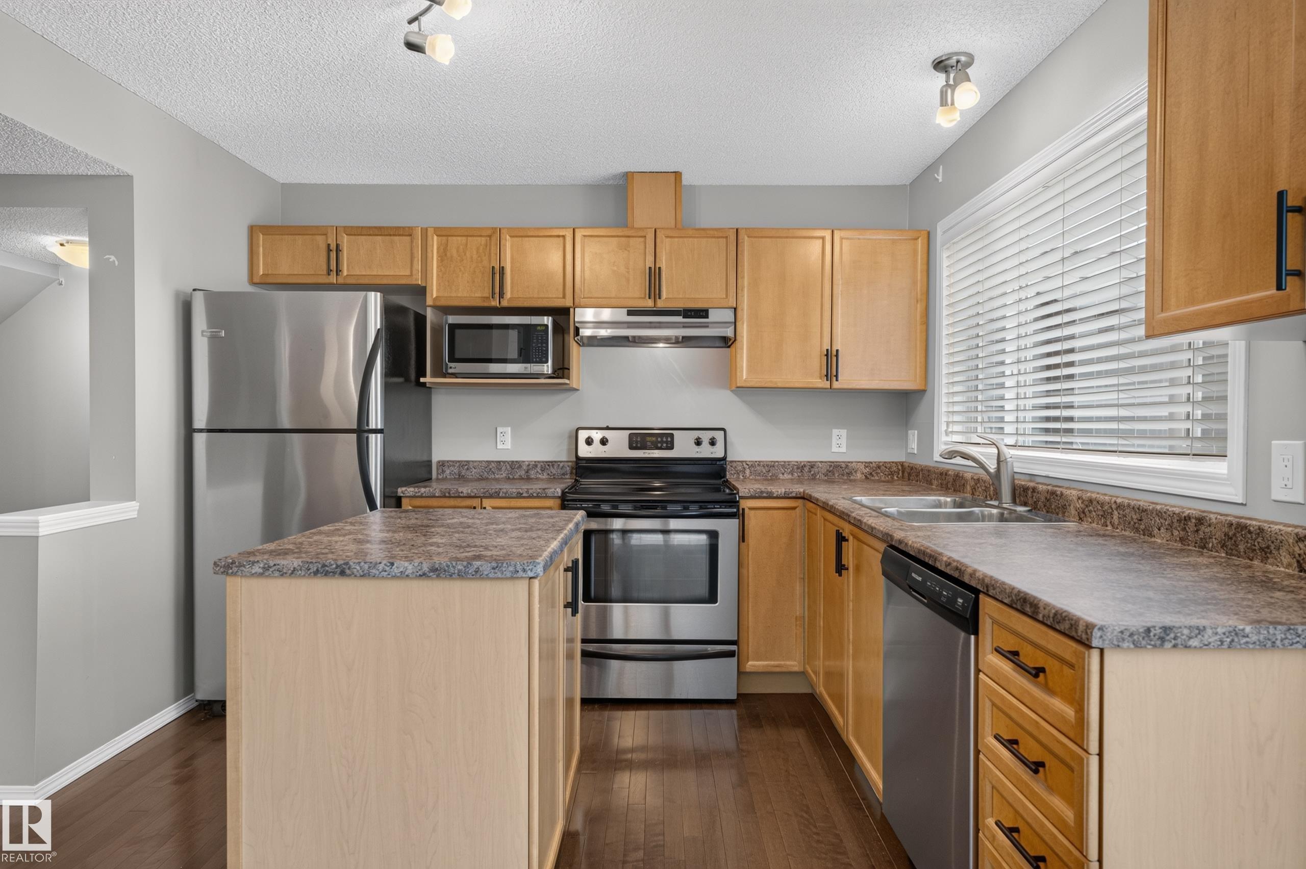 Photo 11 at 6008 South Terwillegar Boulevard NW, South Terwillegar, Edmonton