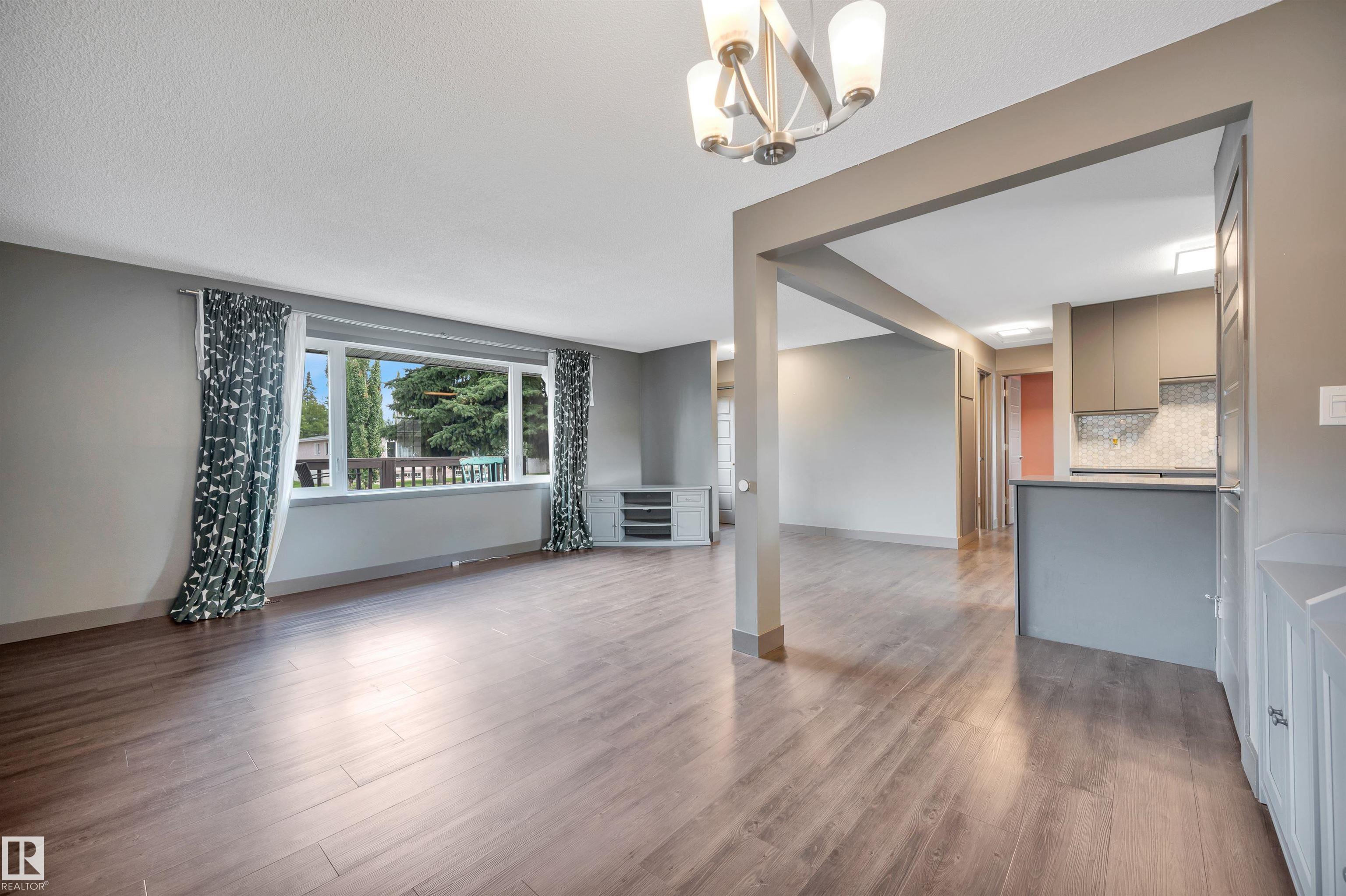 Photo 11 at 8615 66 Avenue NW, Argyll, Edmonton