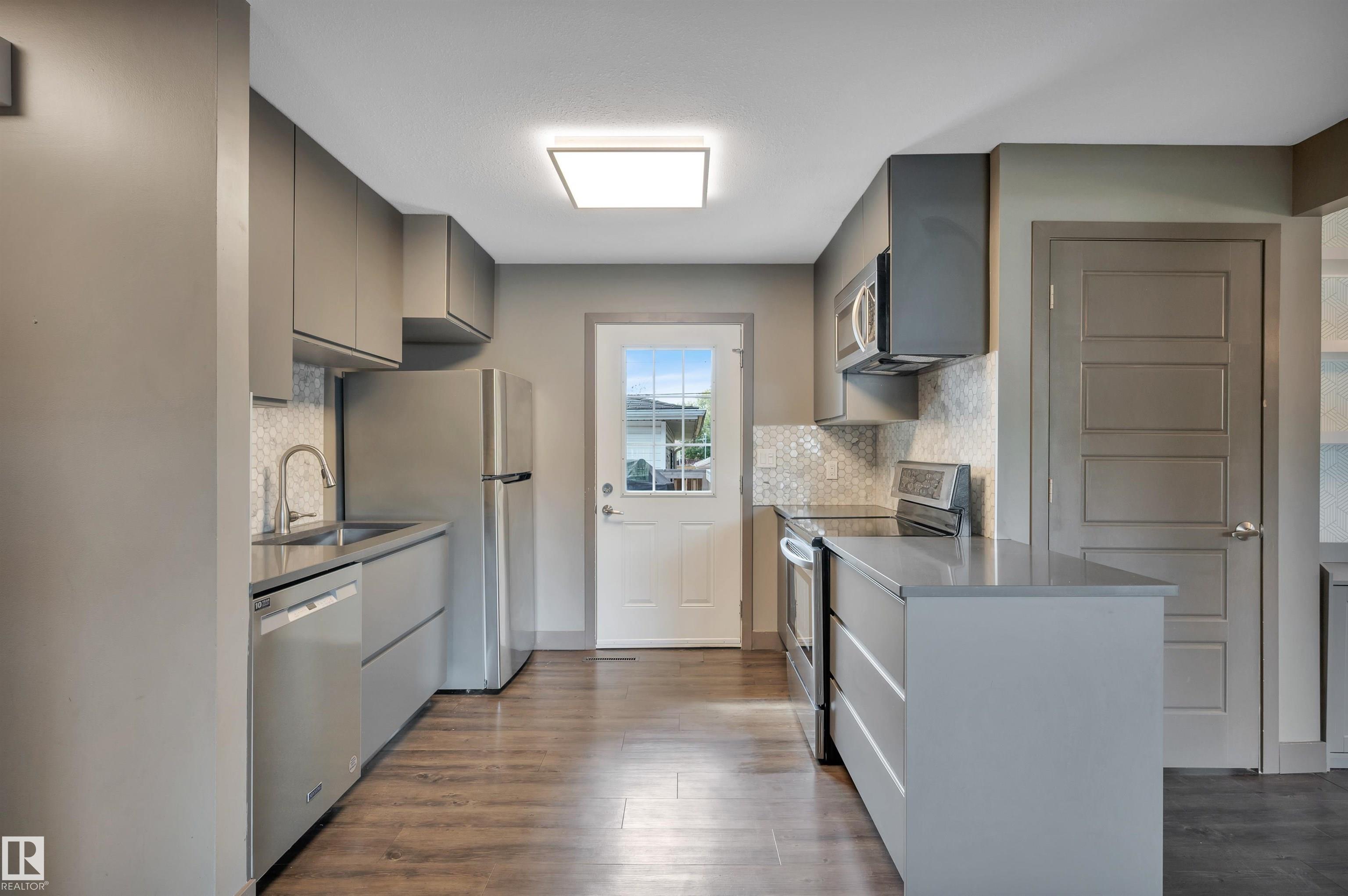 Photo 13 at 8615 66 Avenue NW, Argyll, Edmonton