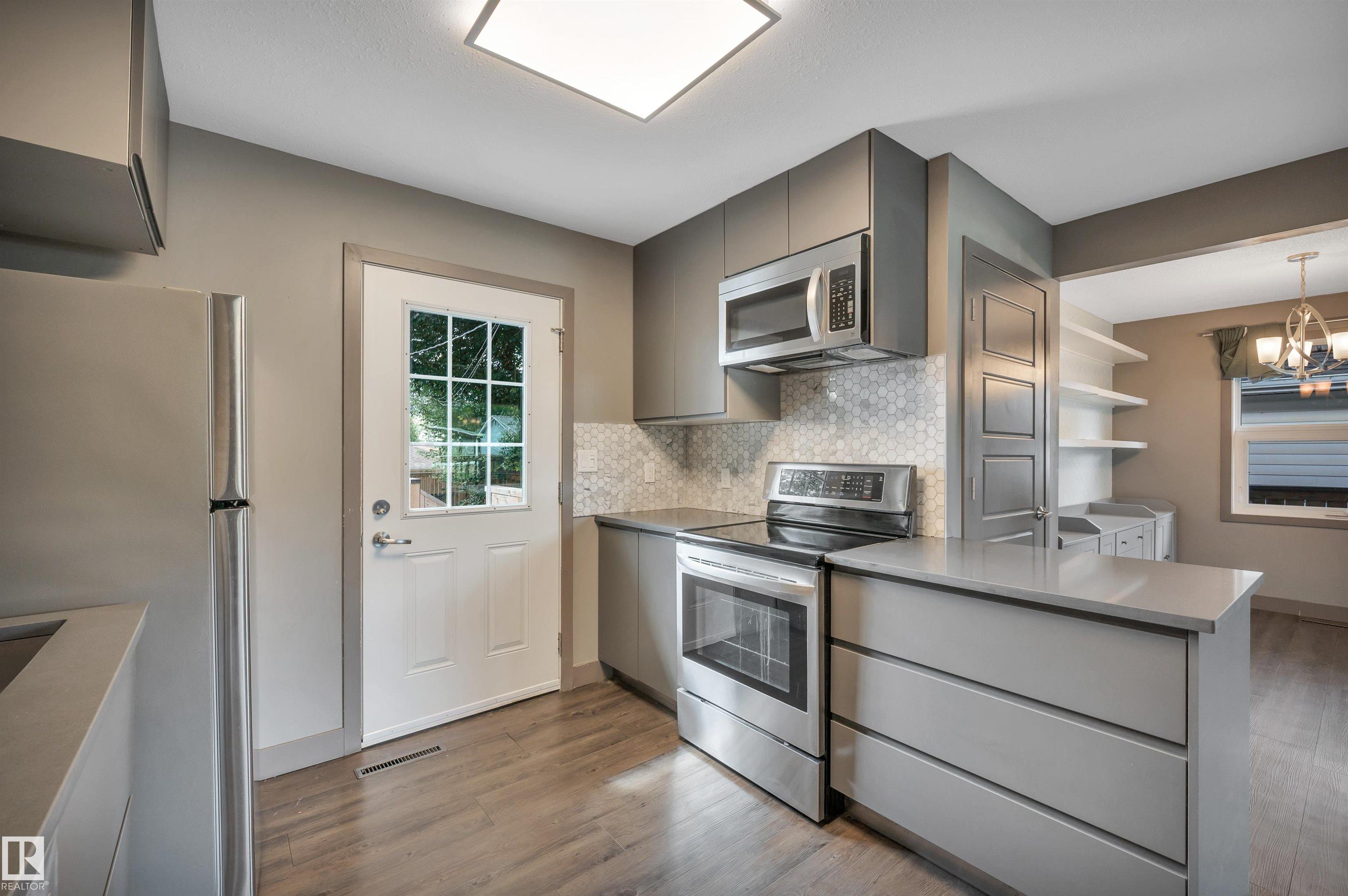 Photo 14 at 8615 66 Avenue NW, Argyll, Edmonton