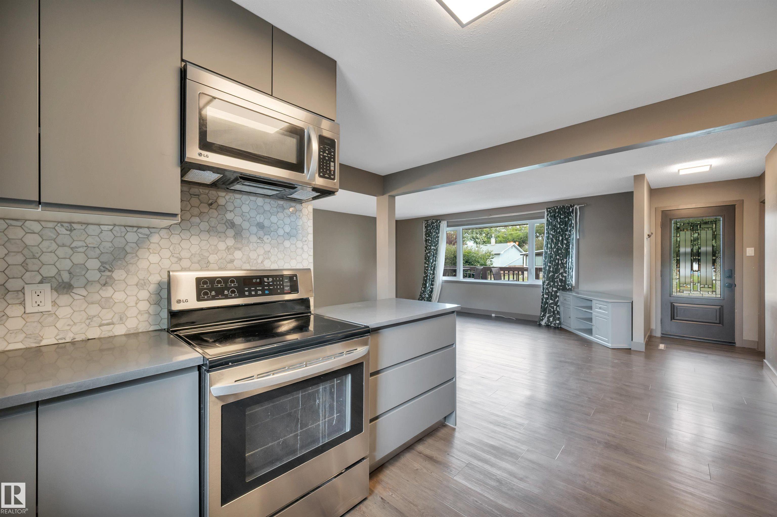 Photo 15 at 8615 66 Avenue NW, Argyll, Edmonton