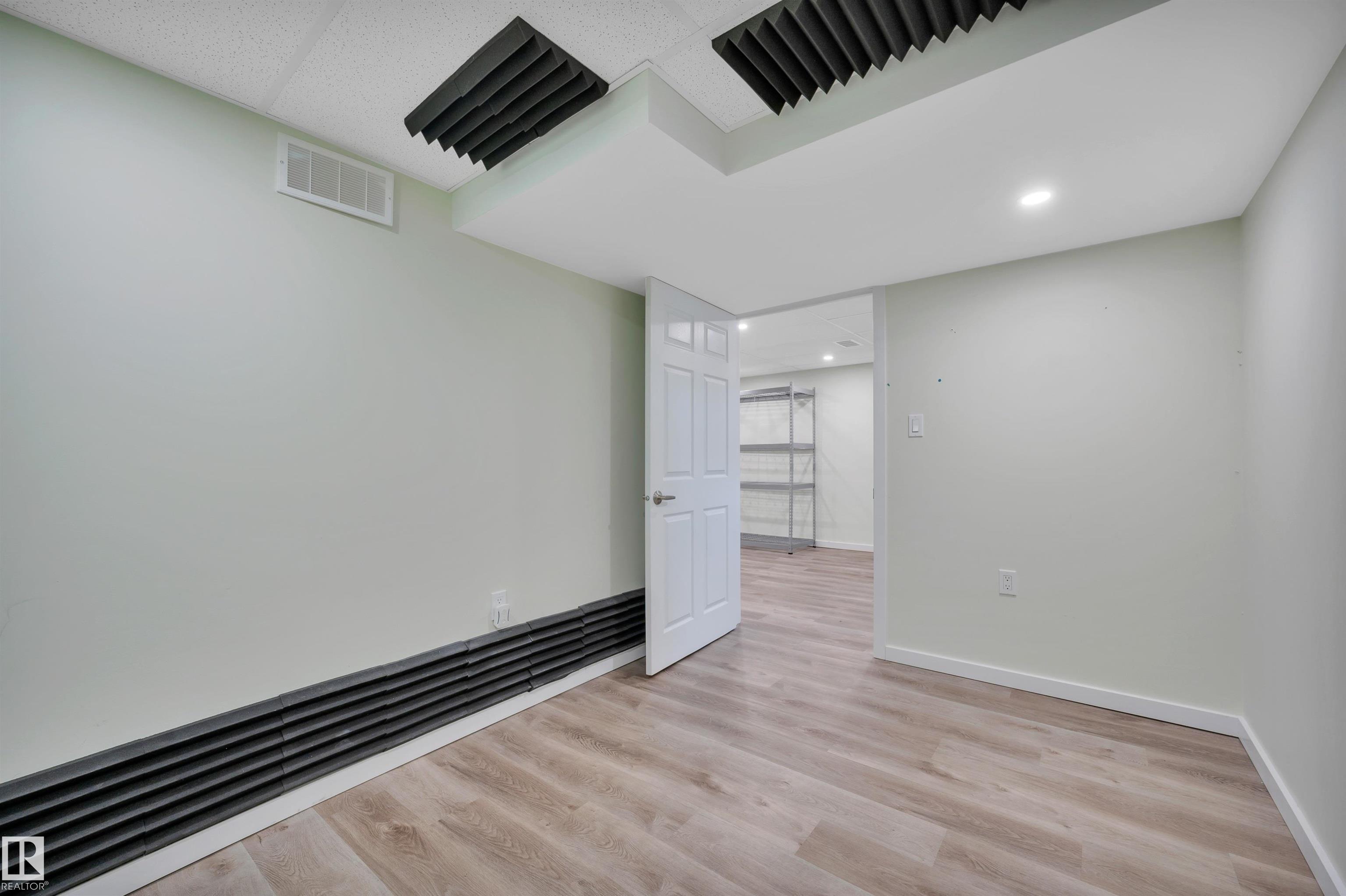 Photo 33 at 8615 66 Avenue NW, Argyll, Edmonton