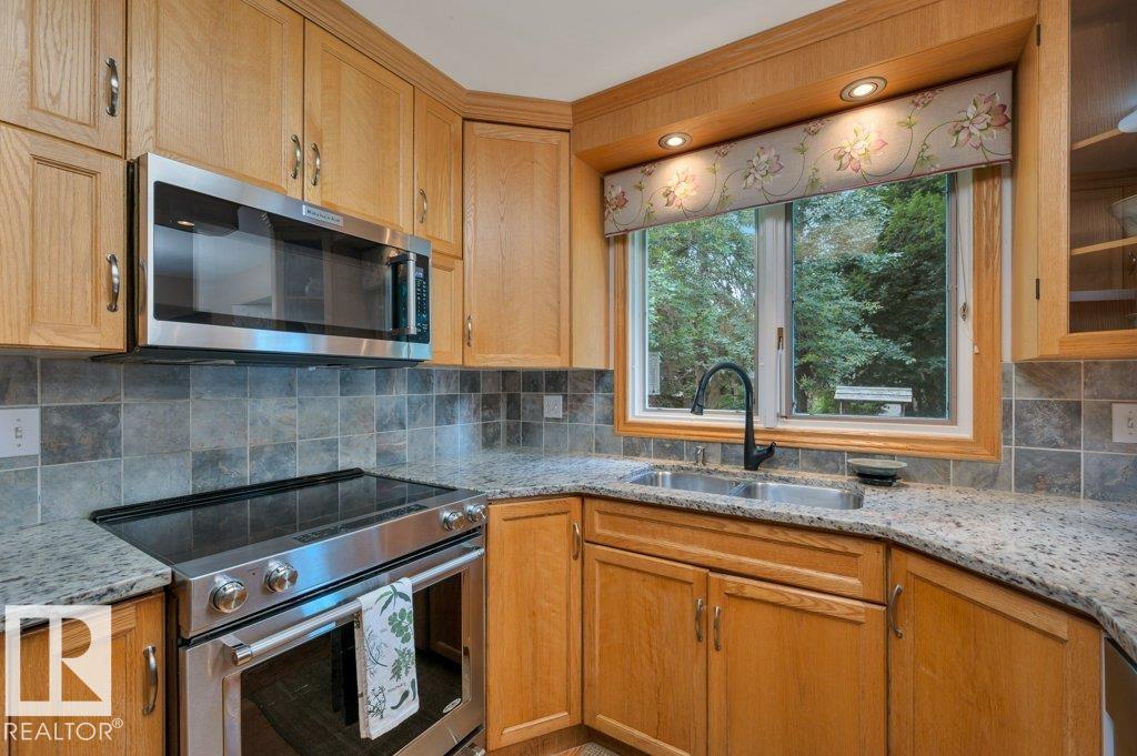 Photo 13 at 5620 151 Street NW, Brander Gardens, Edmonton