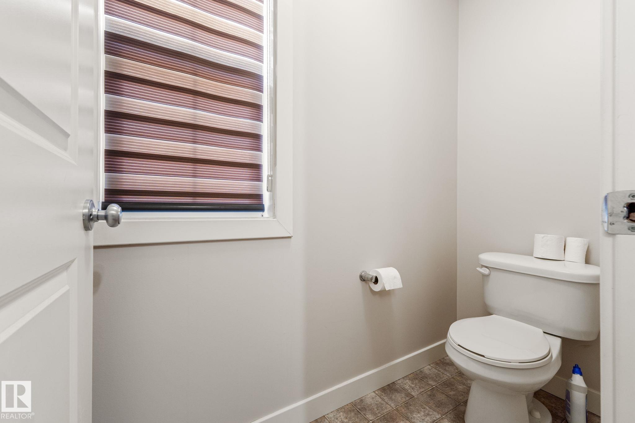 Photo 33 at 724 40 Avenue NW, Maple Crest, Edmonton