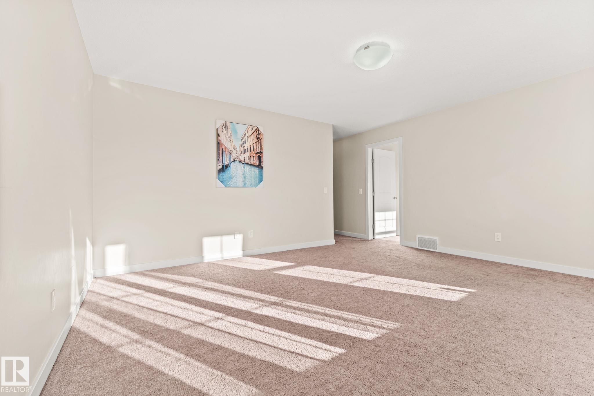 Photo 37 at 724 40 Avenue NW, Maple Crest, Edmonton