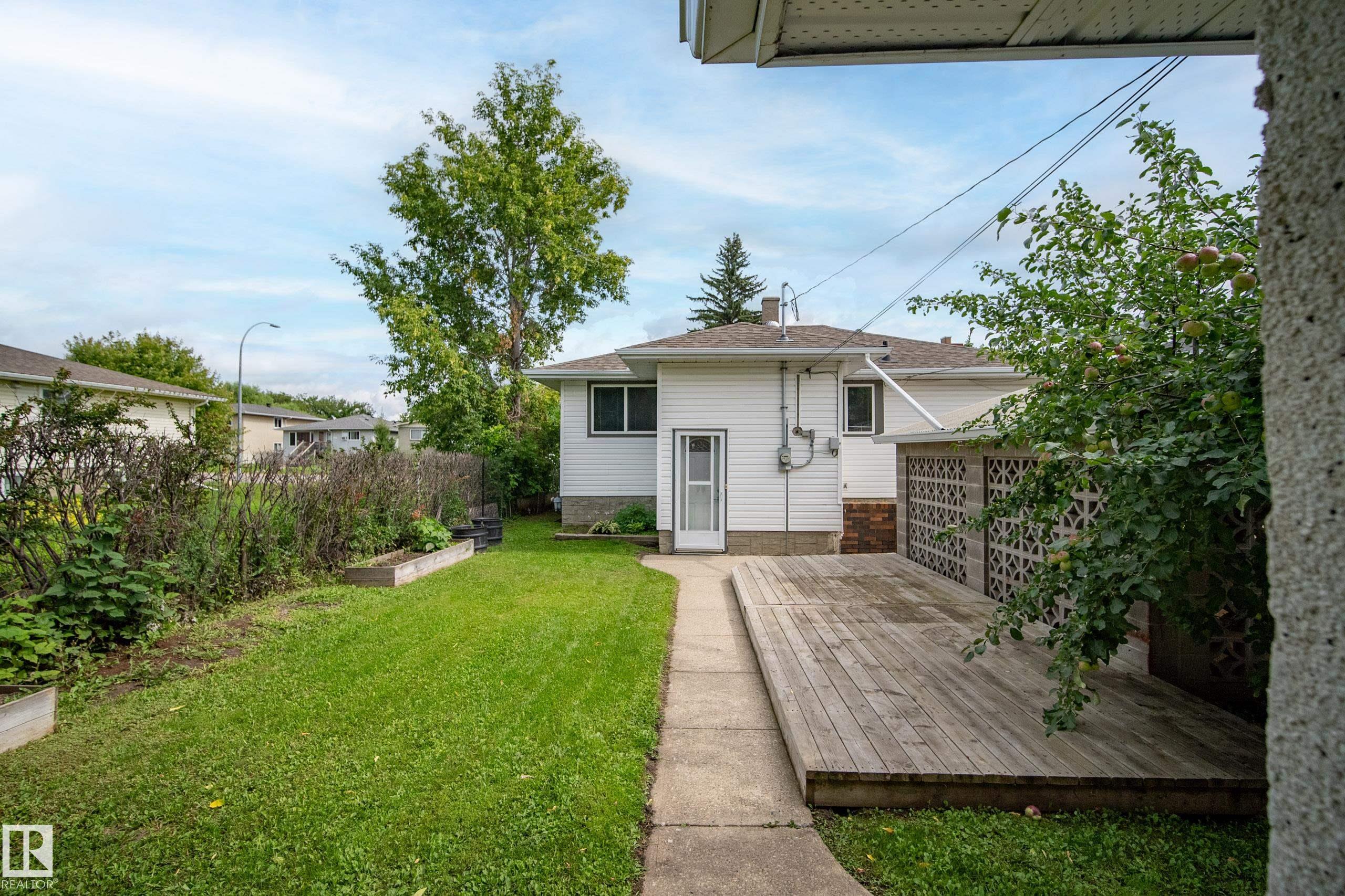 Listing photo thumbnail