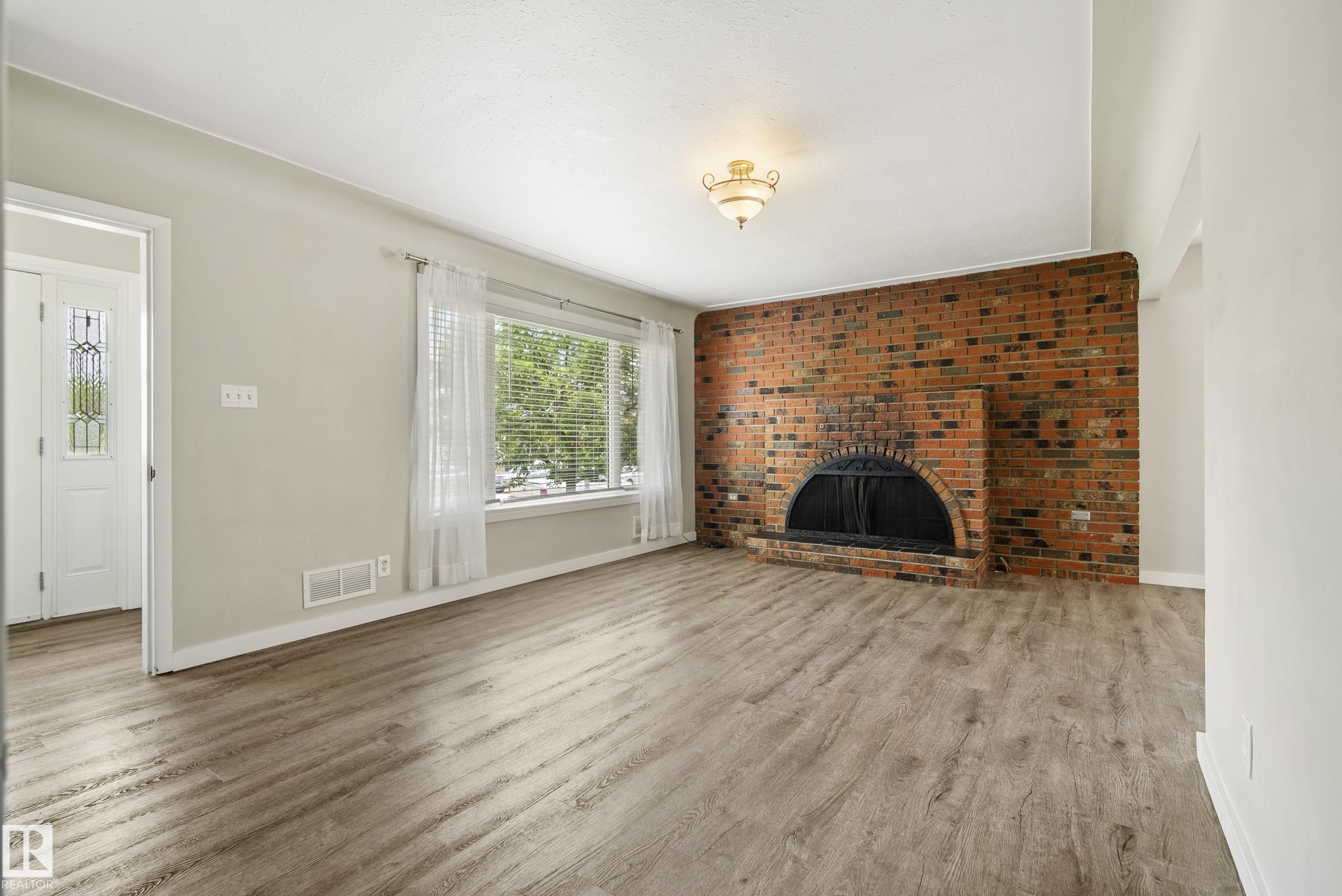 Photo 23 at 10426 79 Street NW, Forest Heights, Edmonton