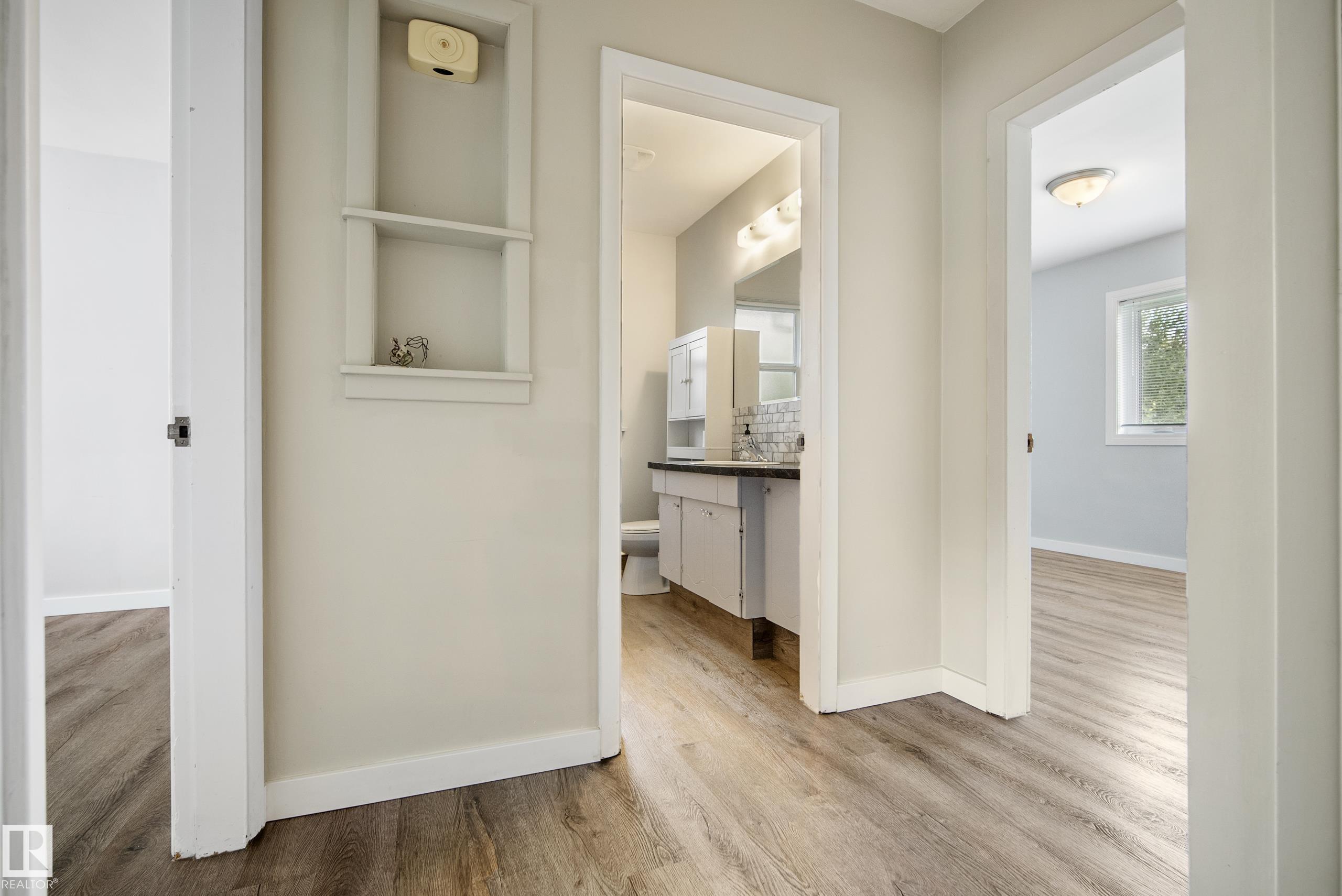 Photo 32 at 10426 79 Street NW, Forest Heights, Edmonton