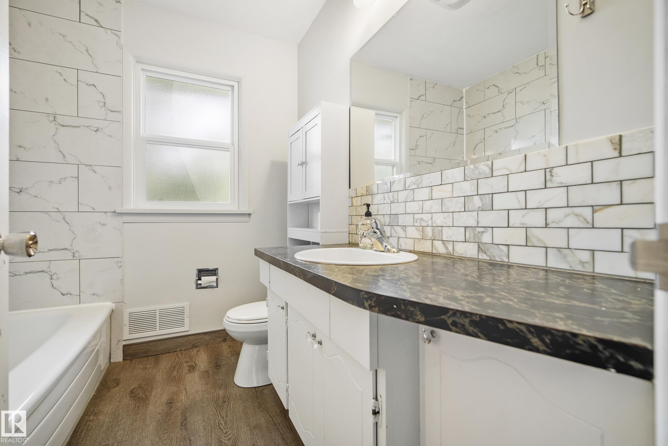 Photo 35 at 10426 79 Street NW, Forest Heights, Edmonton