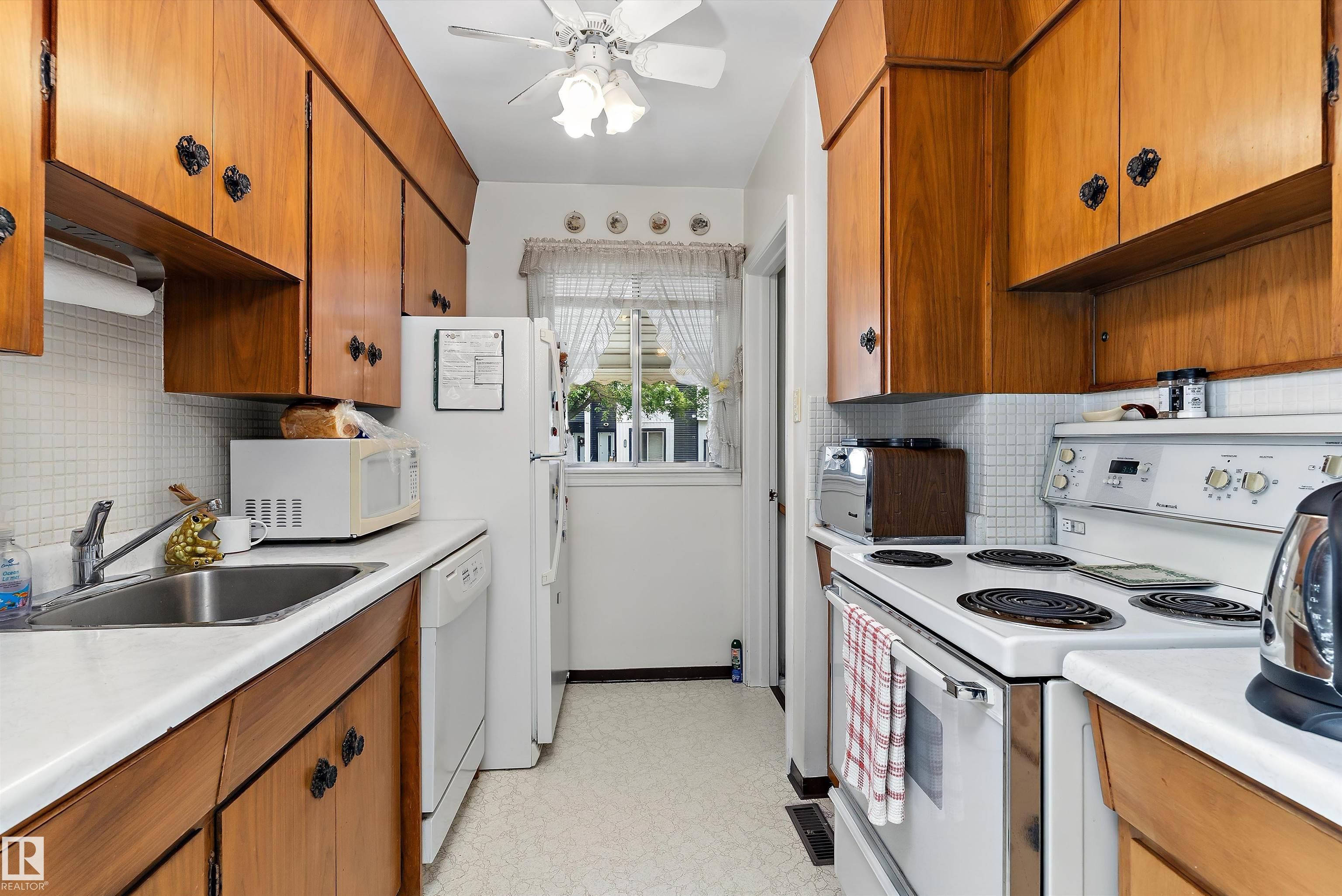 Photo 13 at 11603 St Albert Trail NW, Inglewood, Edmonton