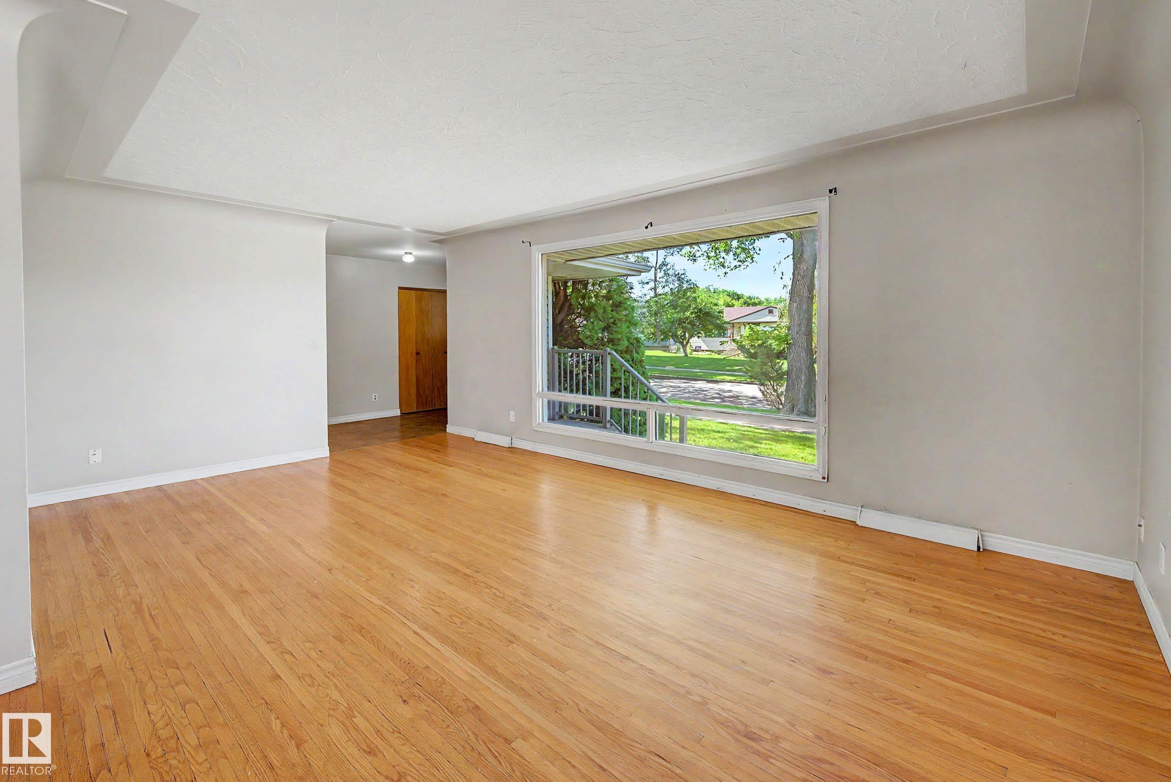 Photo 11 at 9723 76 Street NW, Holyrood, Edmonton