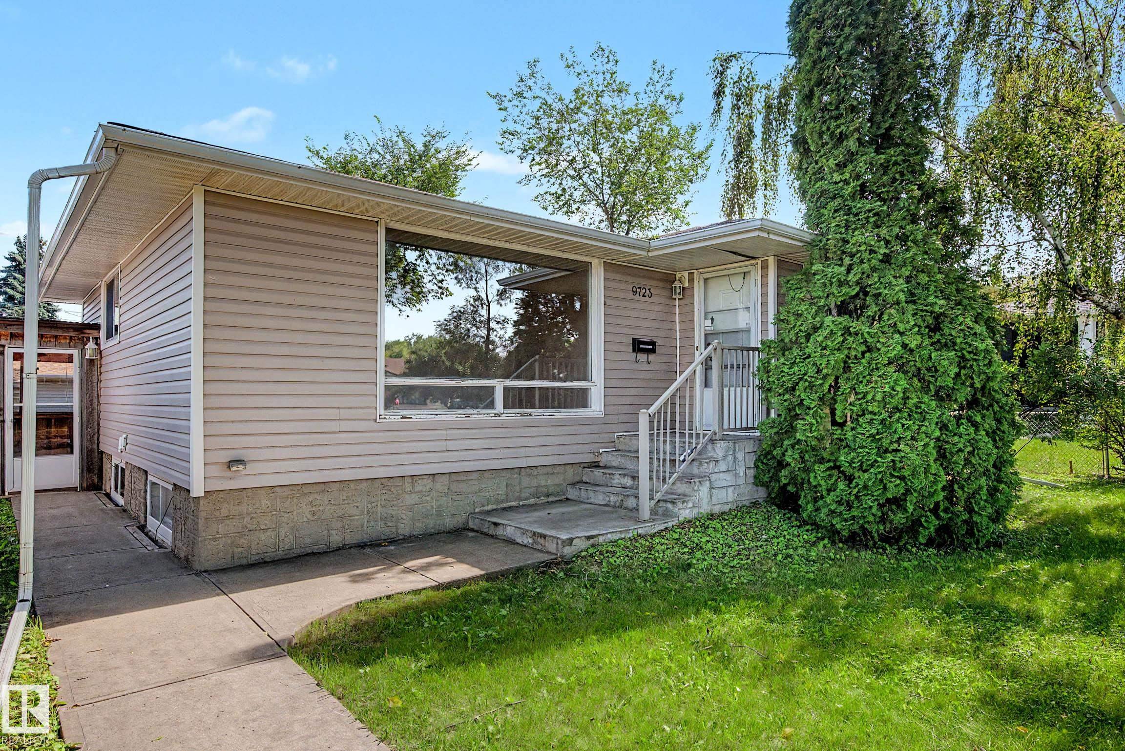 9723 76 Street NW, Holyrood, Edmonton