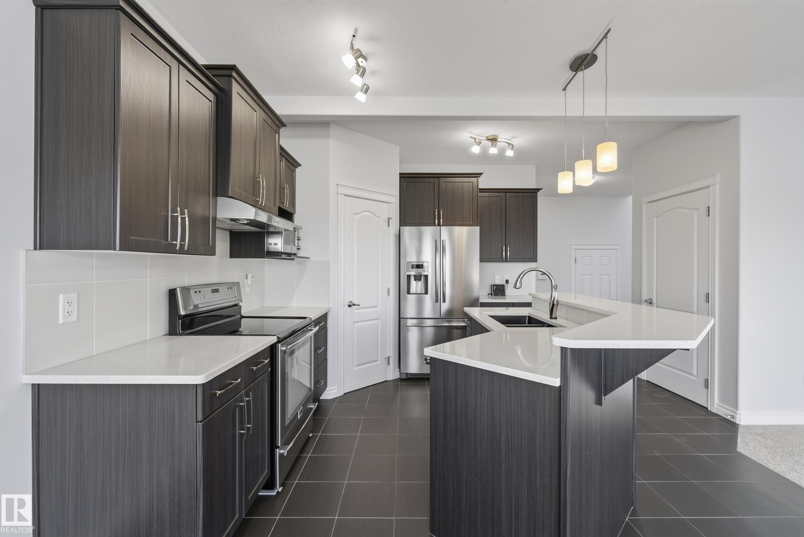Photo 11 at 15852 10 Avenue SW, Glenridding Heights, Edmonton