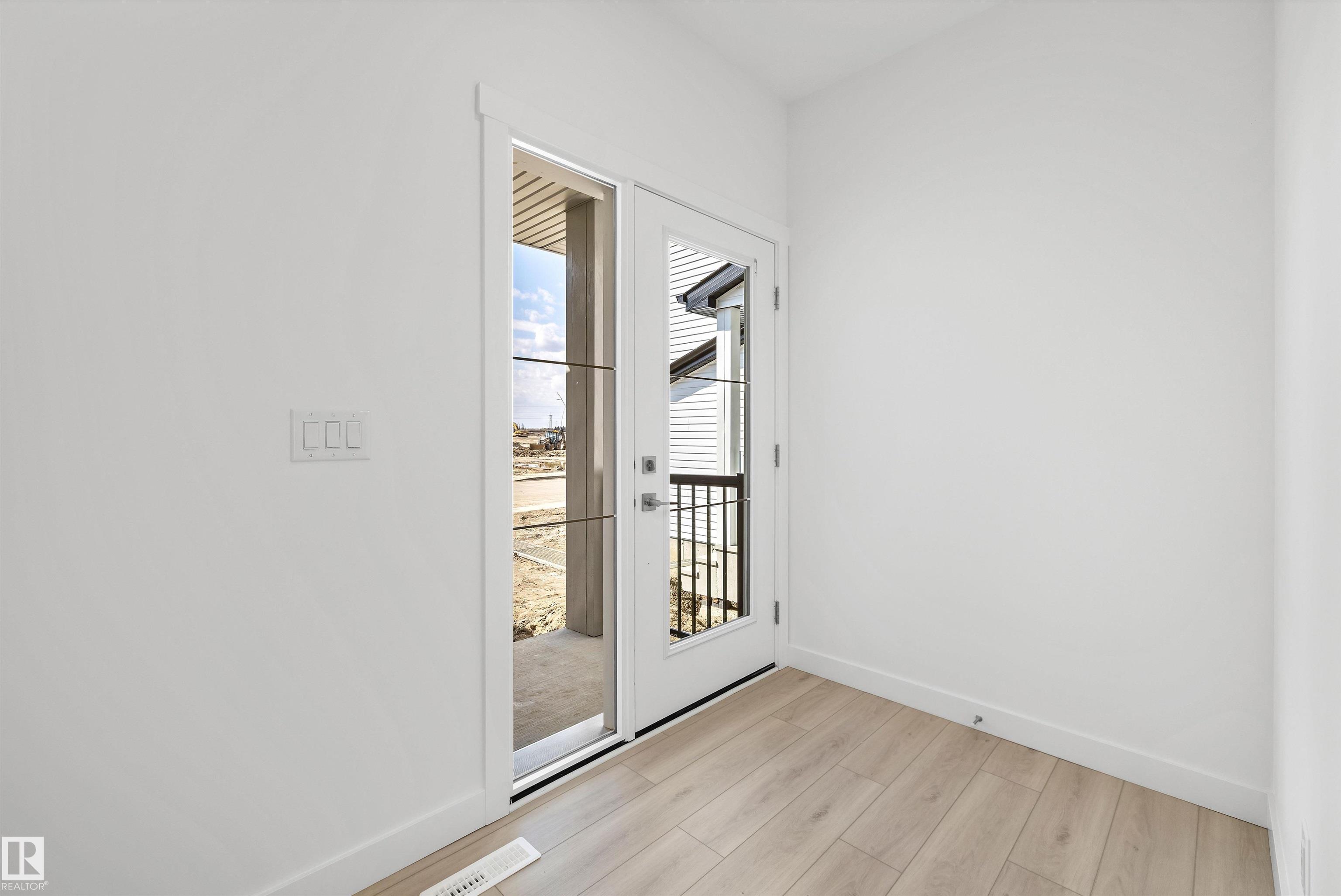 Listing photo thumbnail