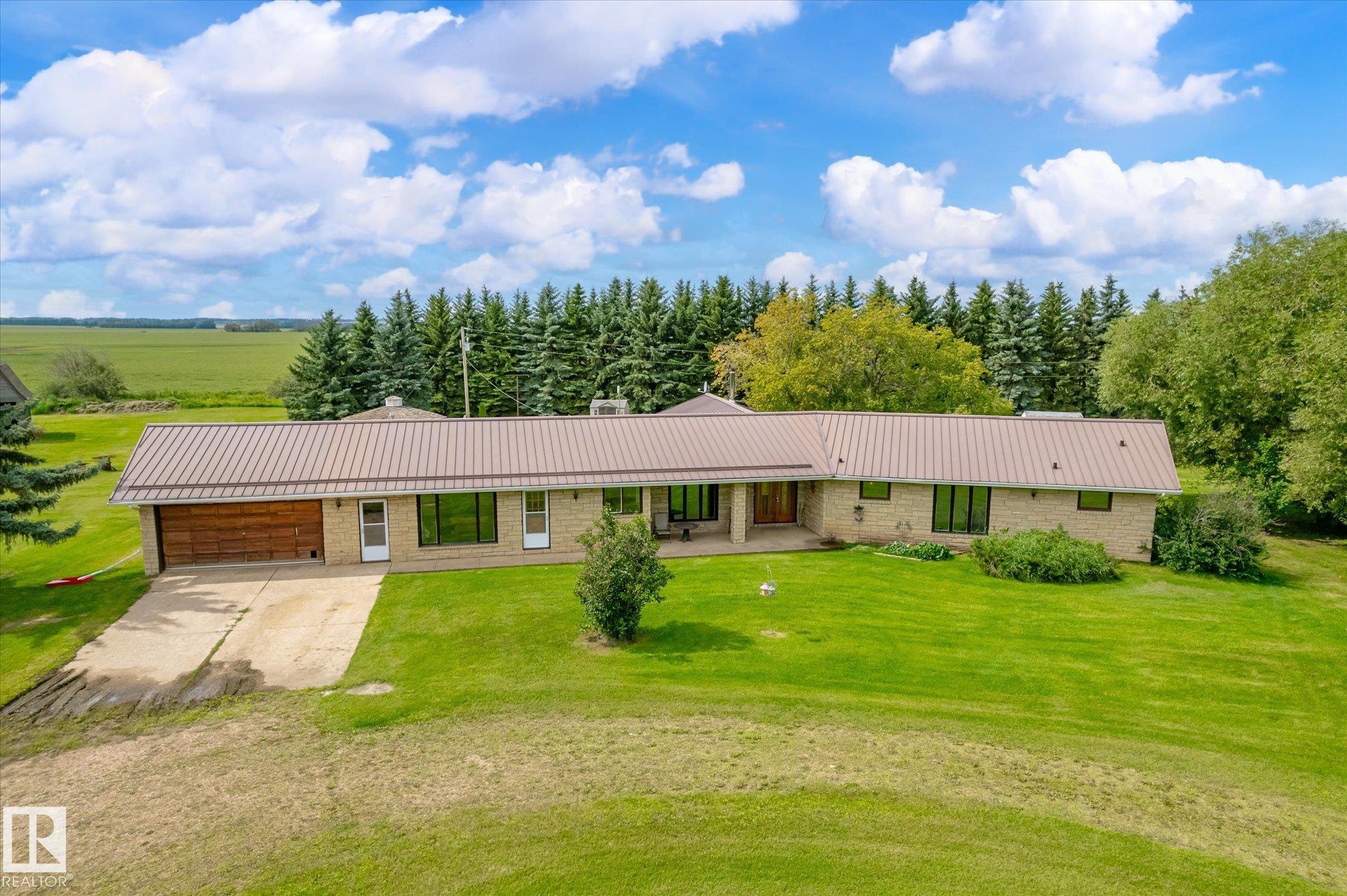 58032 Rge Road 251, None, Rural Sturgeon County
