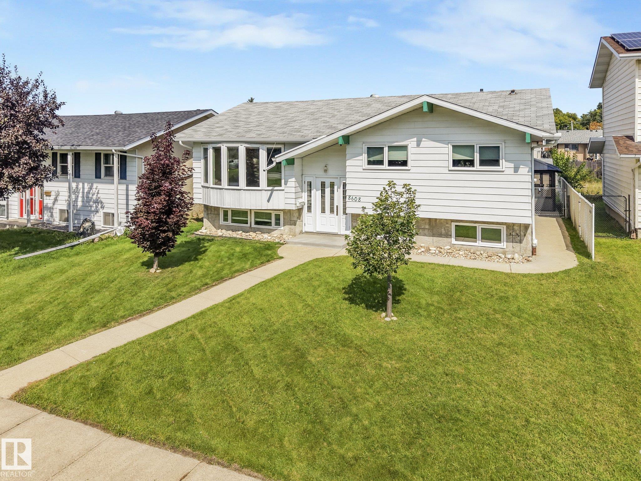 8608 152a Avenue NW, Evansdale, Edmonton