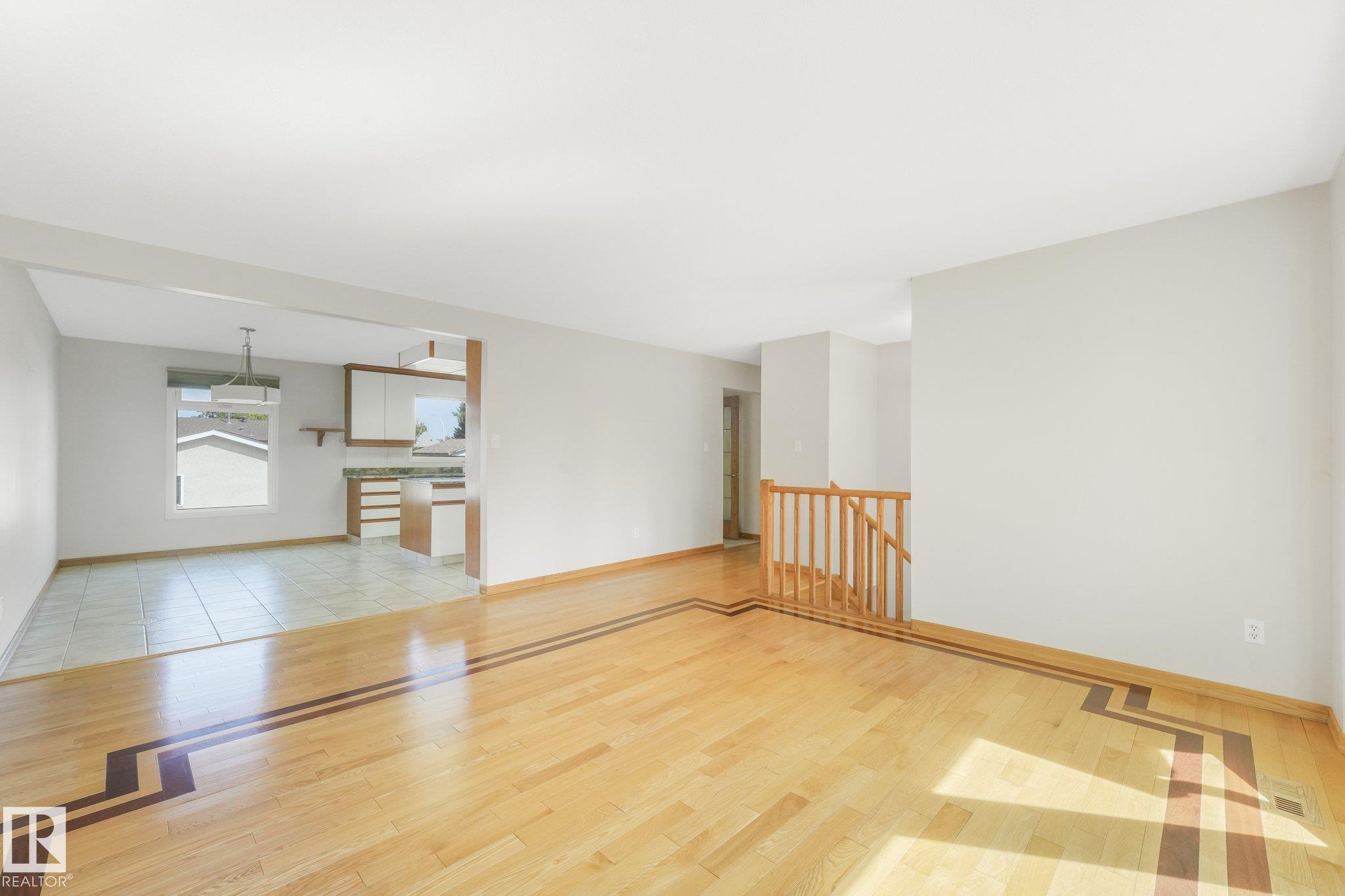 8608 152a Avenue NW, Evansdale, Edmonton
