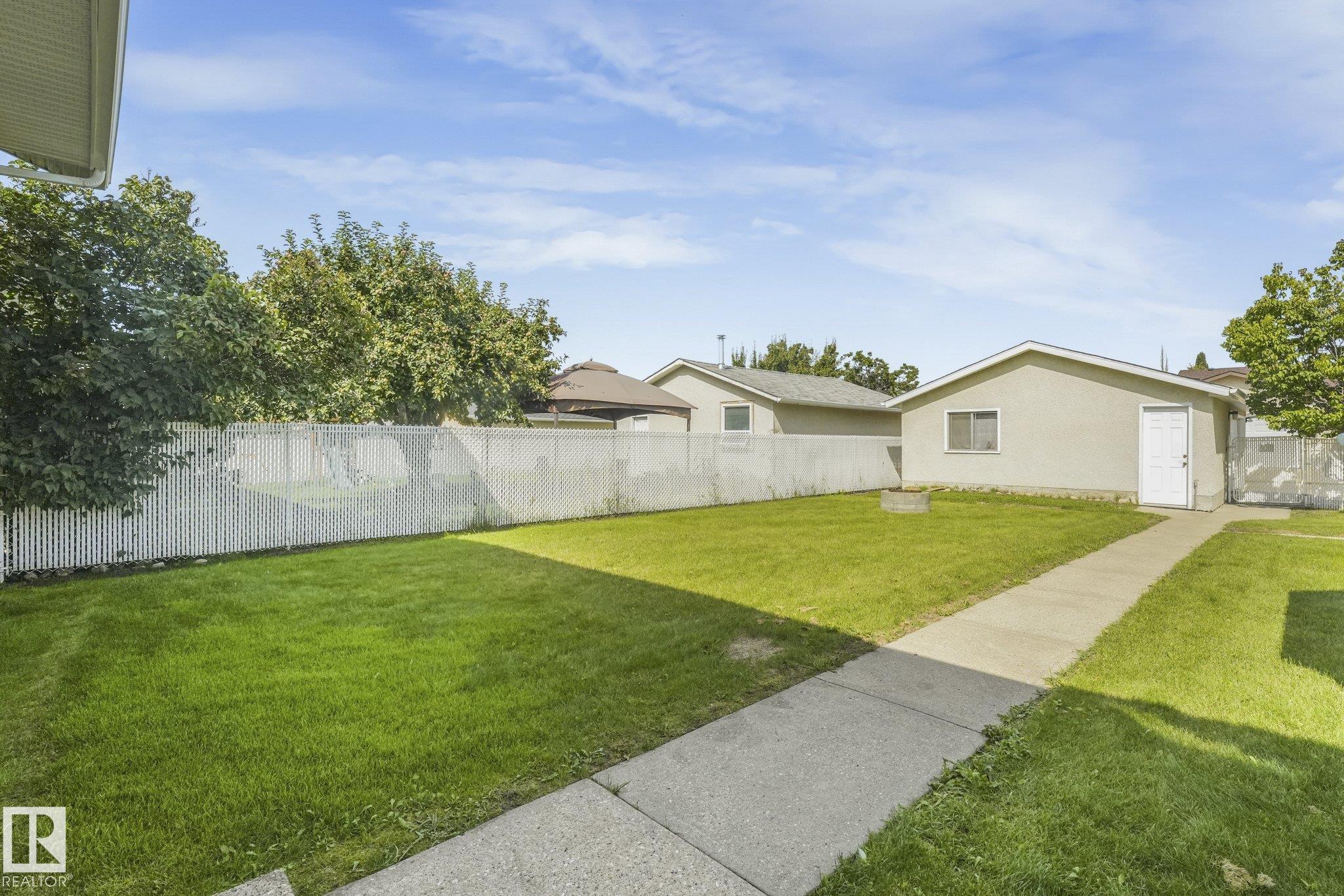 Photo 40 at 8608 152a Avenue NW, Evansdale, Edmonton