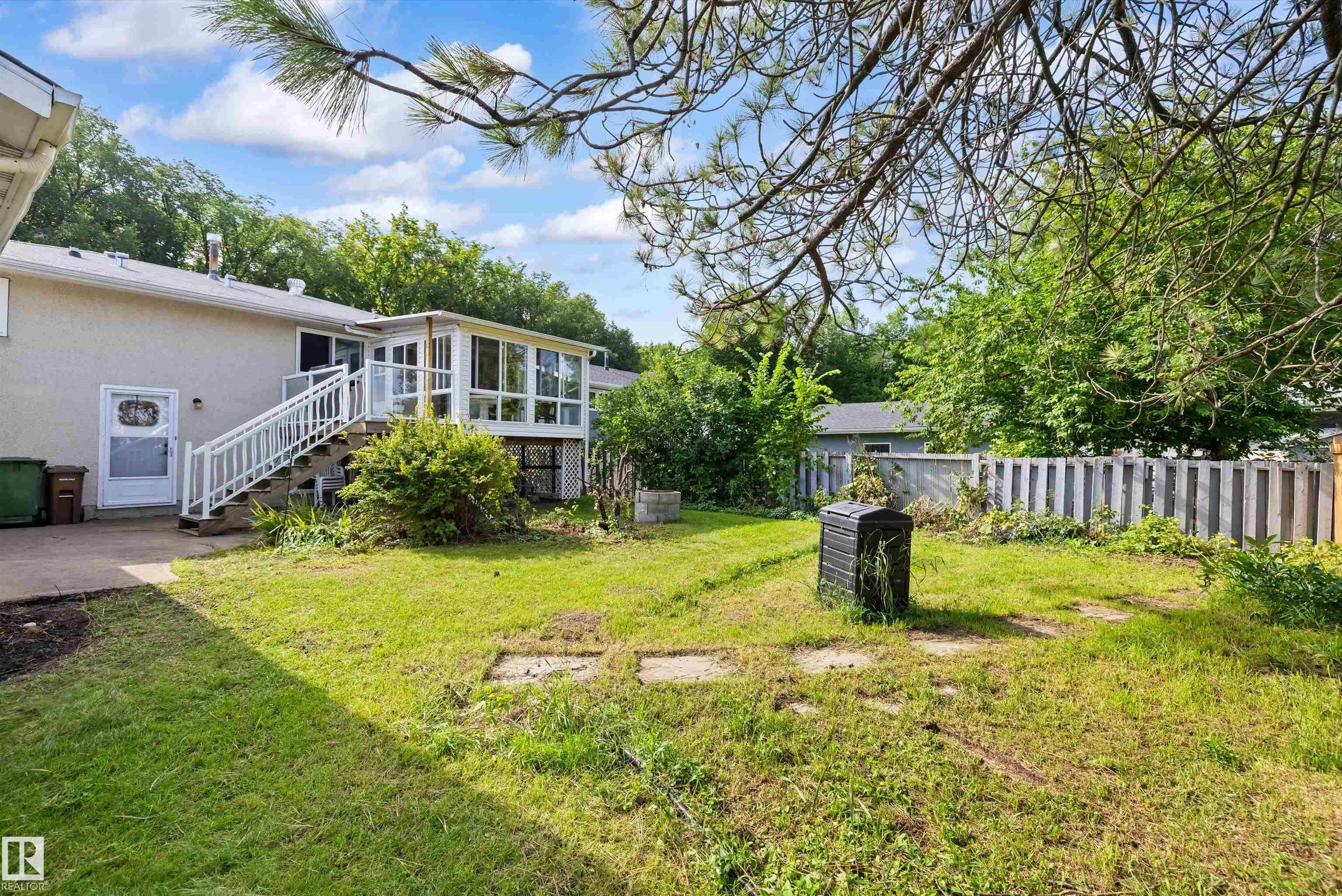 Listing photo thumbnail