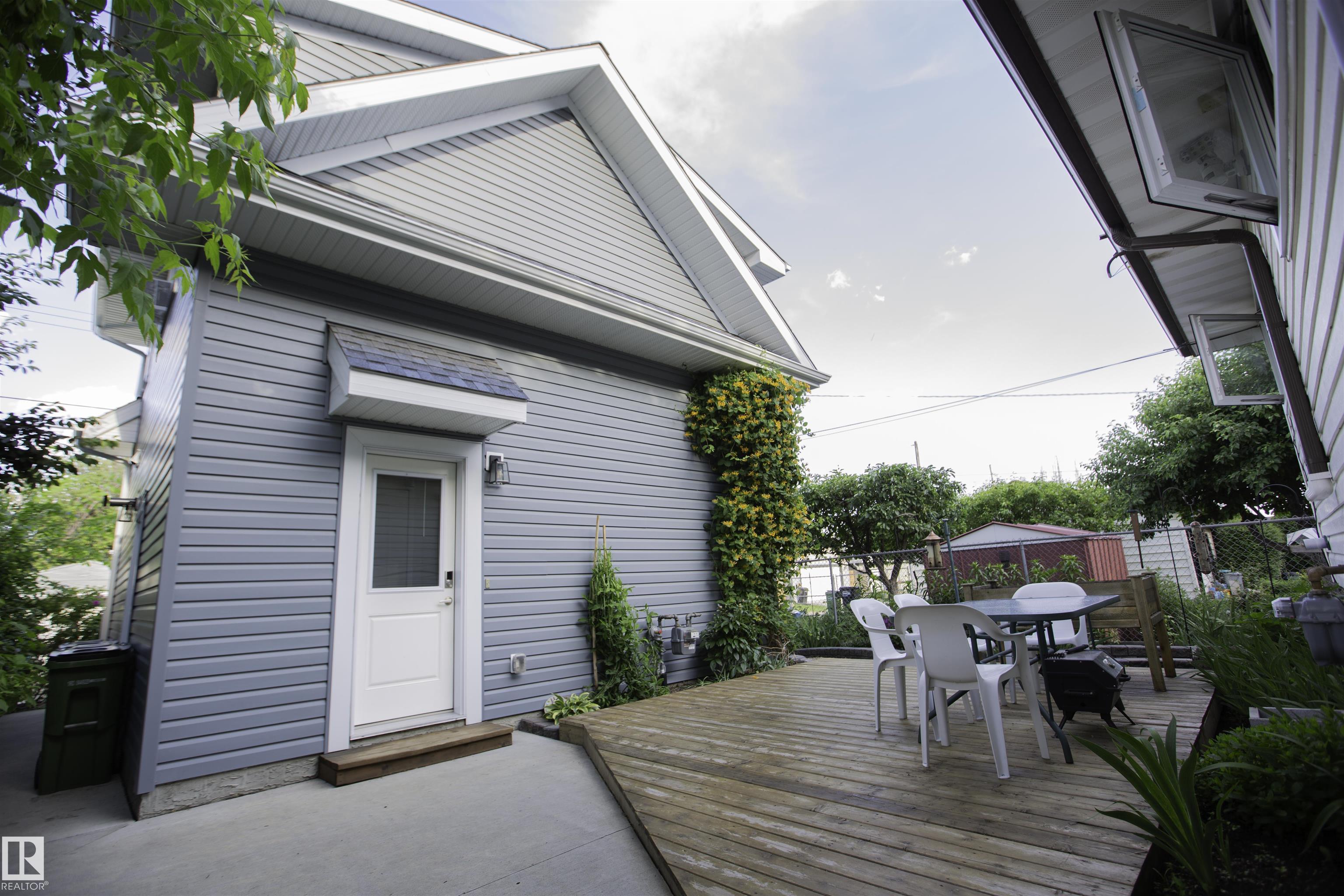 Listing photo thumbnail