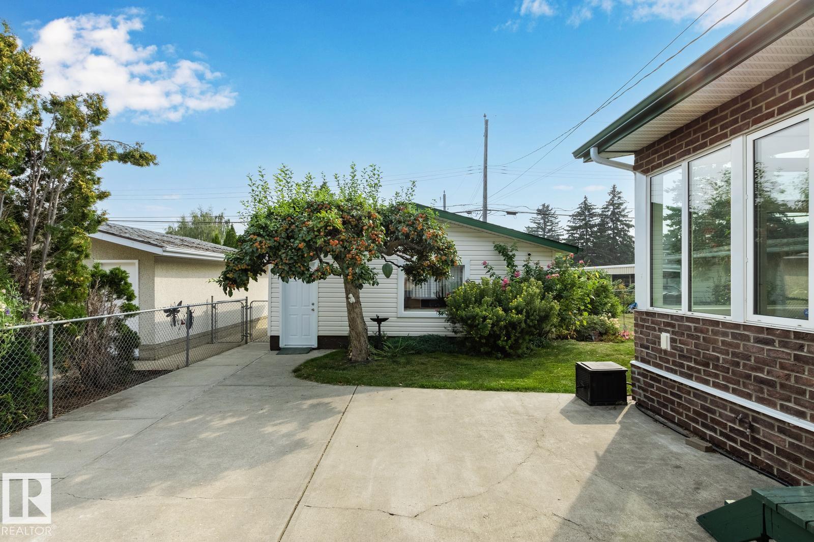 Listing photo thumbnail