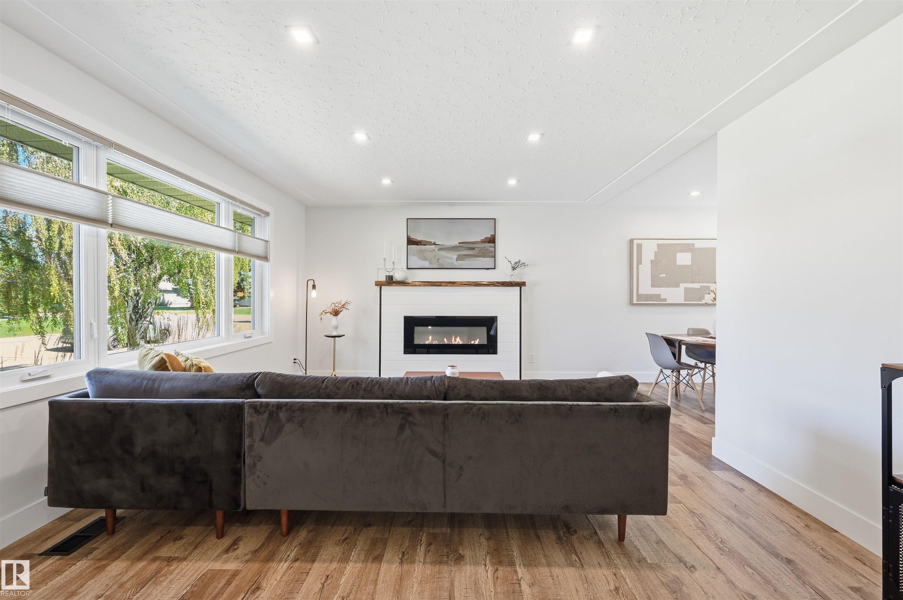 6015 92a Avenue NW, Ottewell, Edmonton
