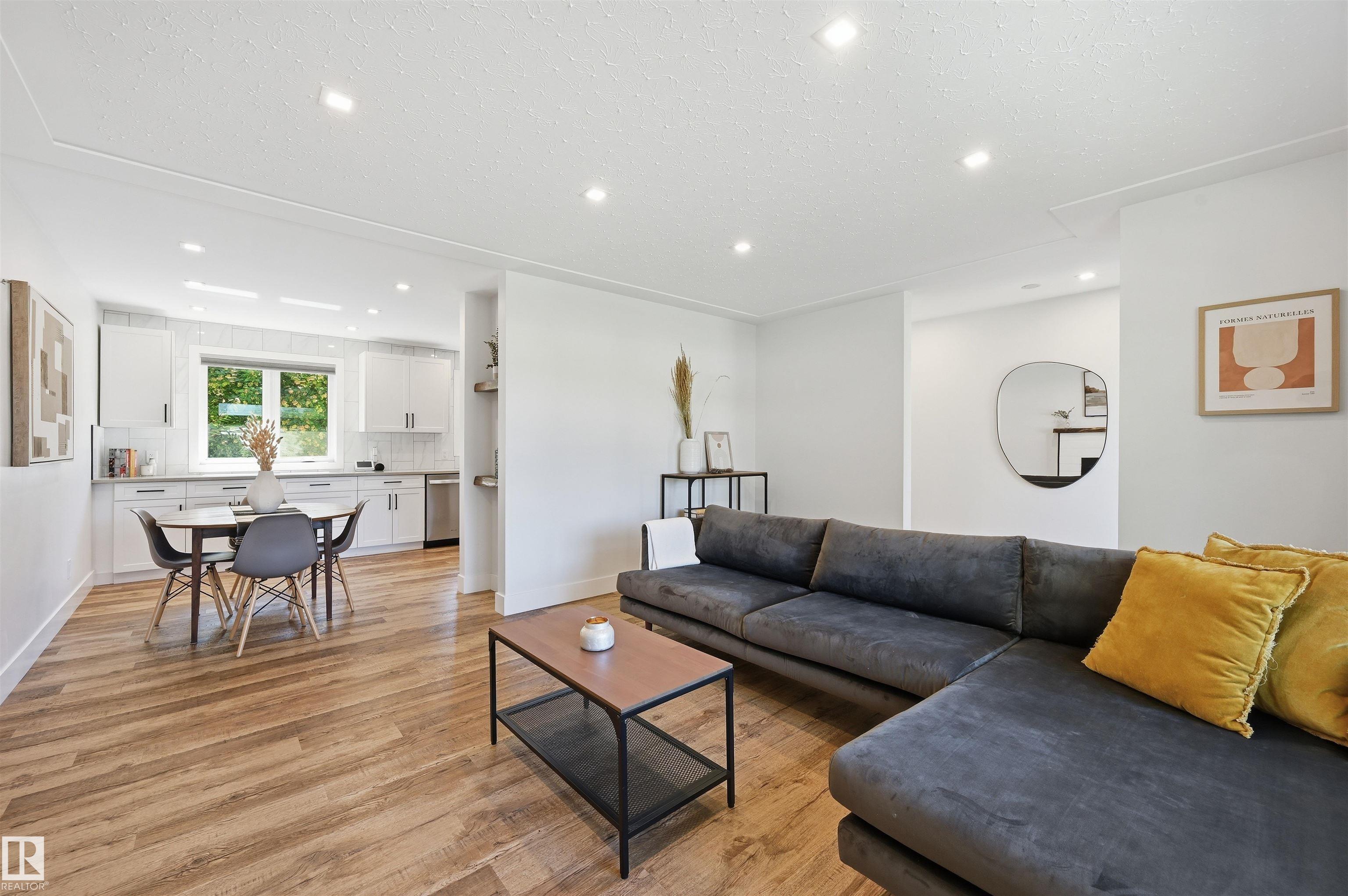 Photo 18 at 6015 92a Avenue NW, Ottewell, Edmonton
