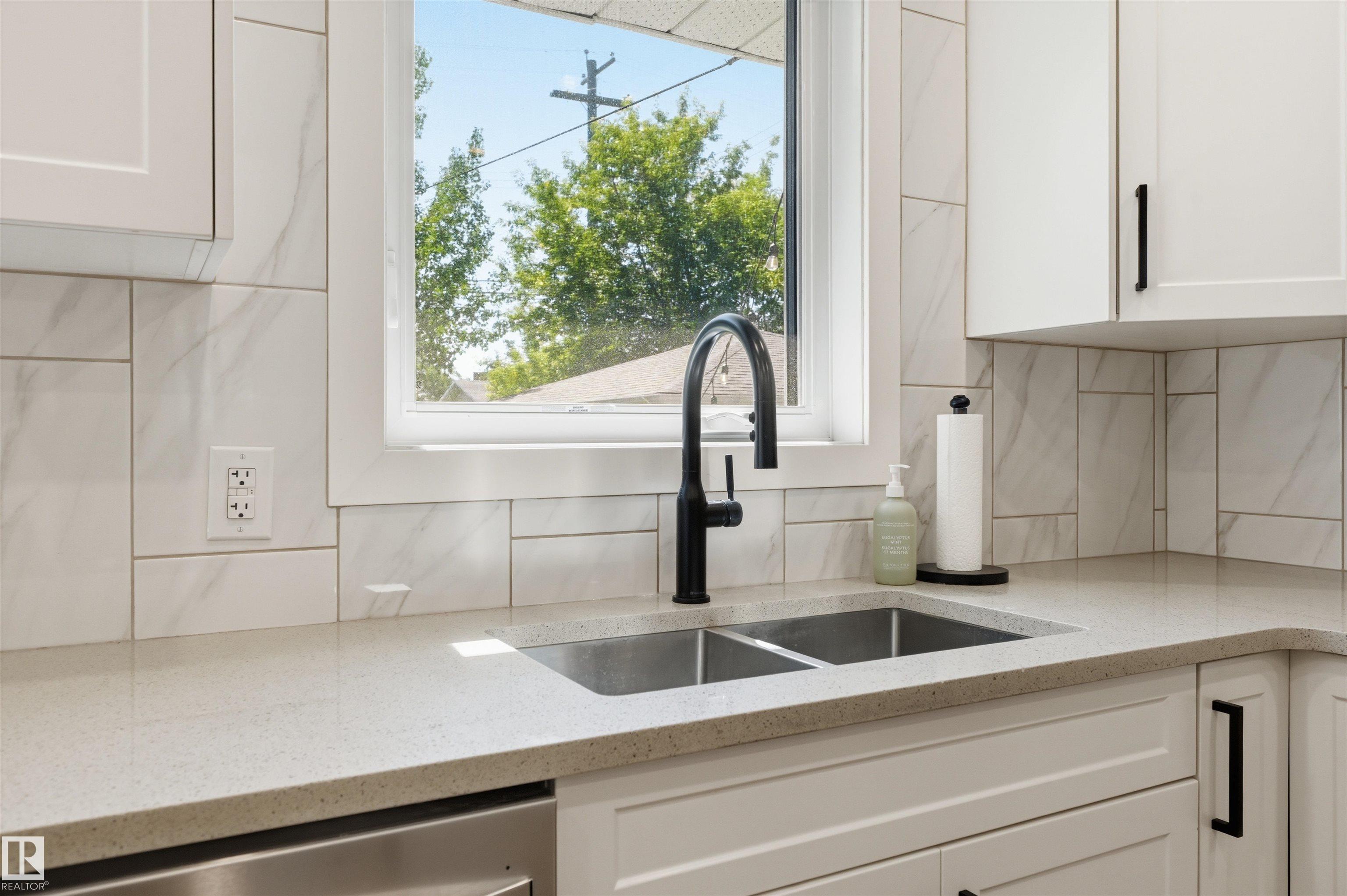 Photo 24 at 6015 92a Avenue NW, Ottewell, Edmonton