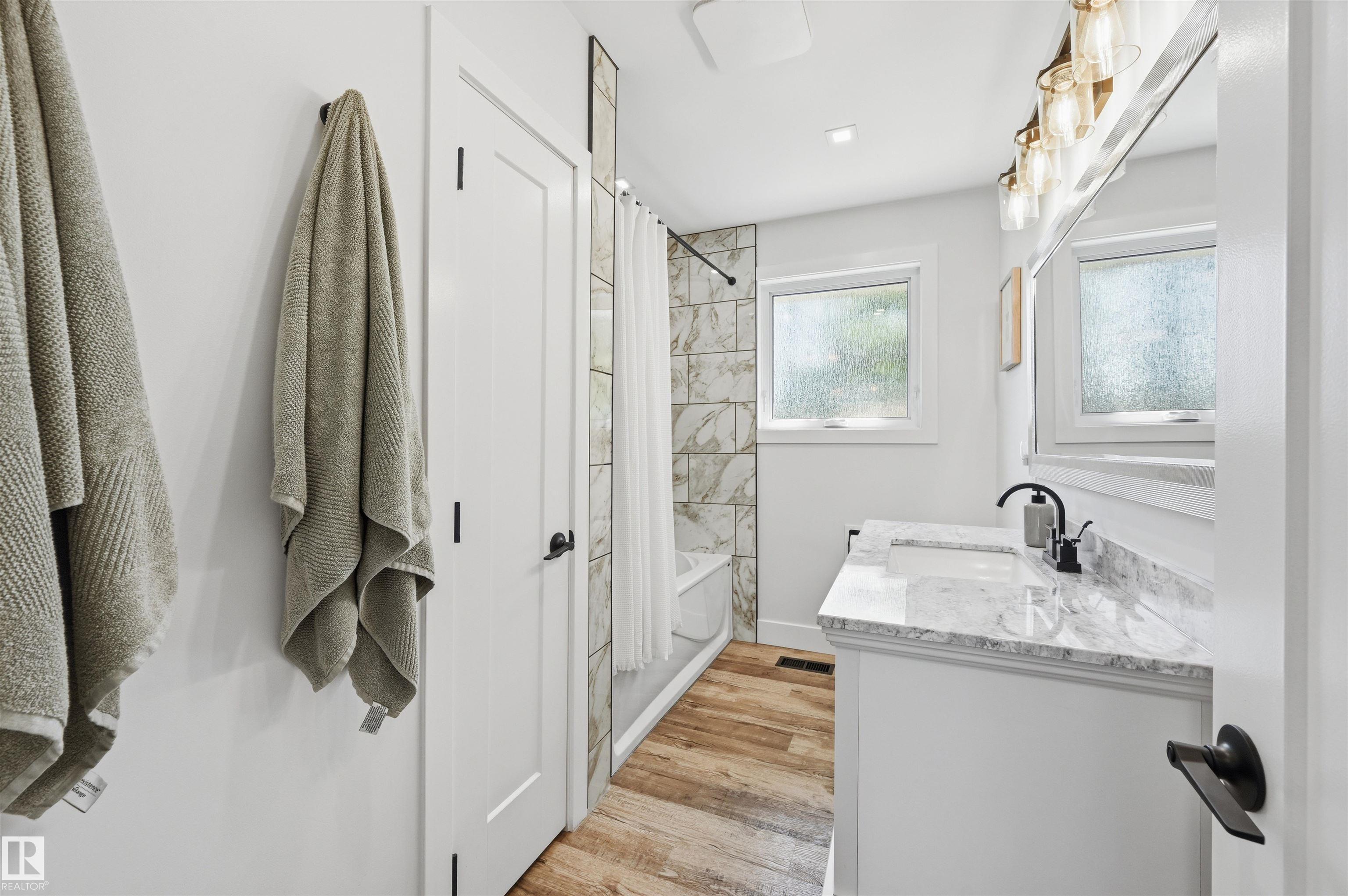Photo 32 at 6015 92a Avenue NW, Ottewell, Edmonton