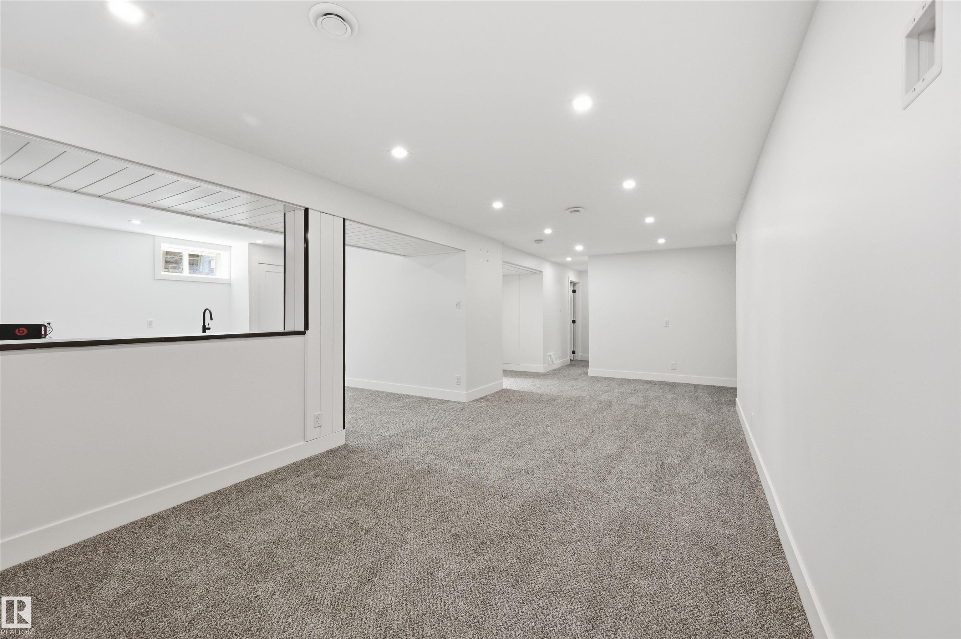 Photo 37 at 6015 92a Avenue NW, Ottewell, Edmonton