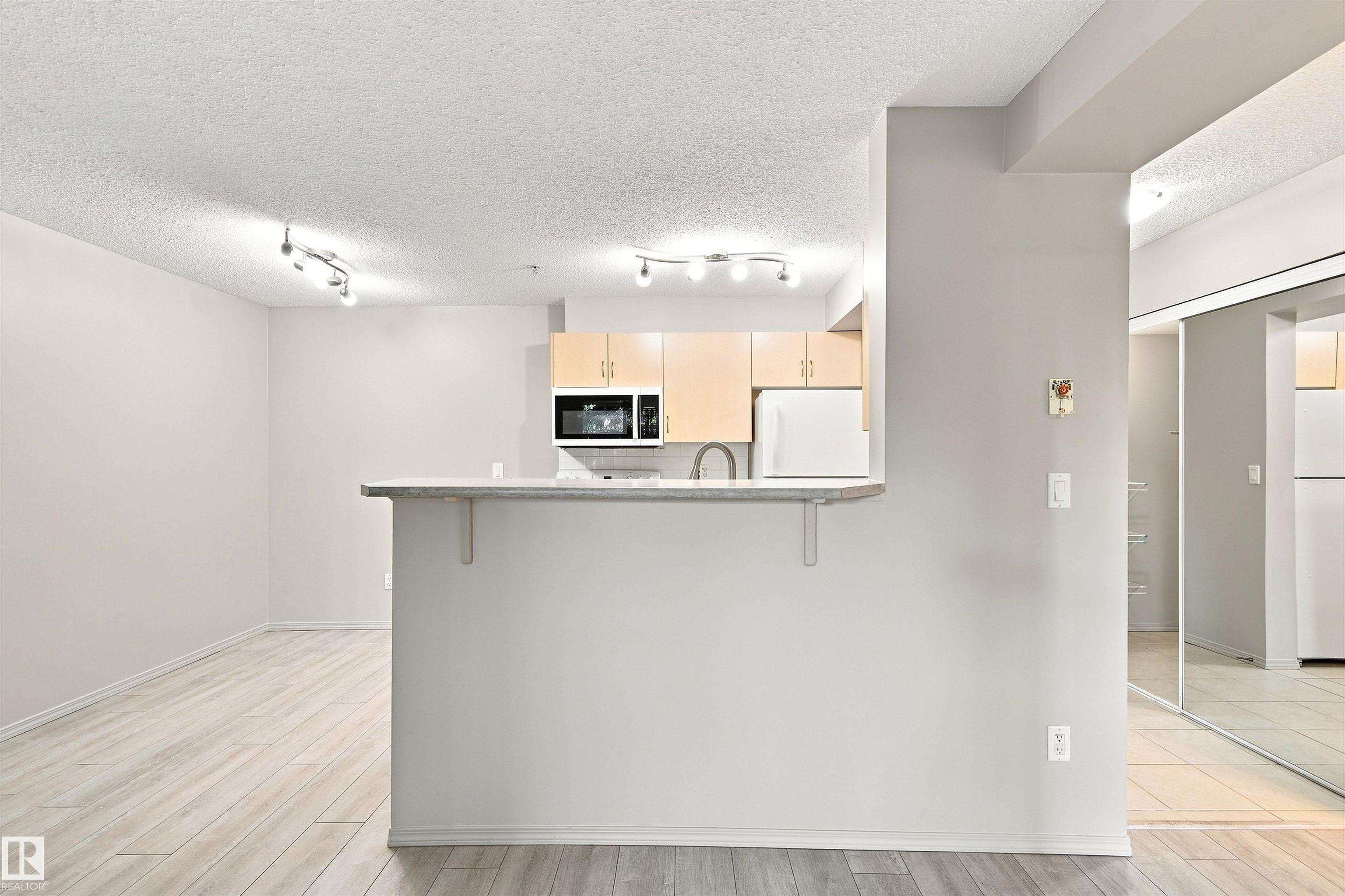 Photo 12 at 117 - 17011 67 Avenue NW, Callingwood South, Edmonton