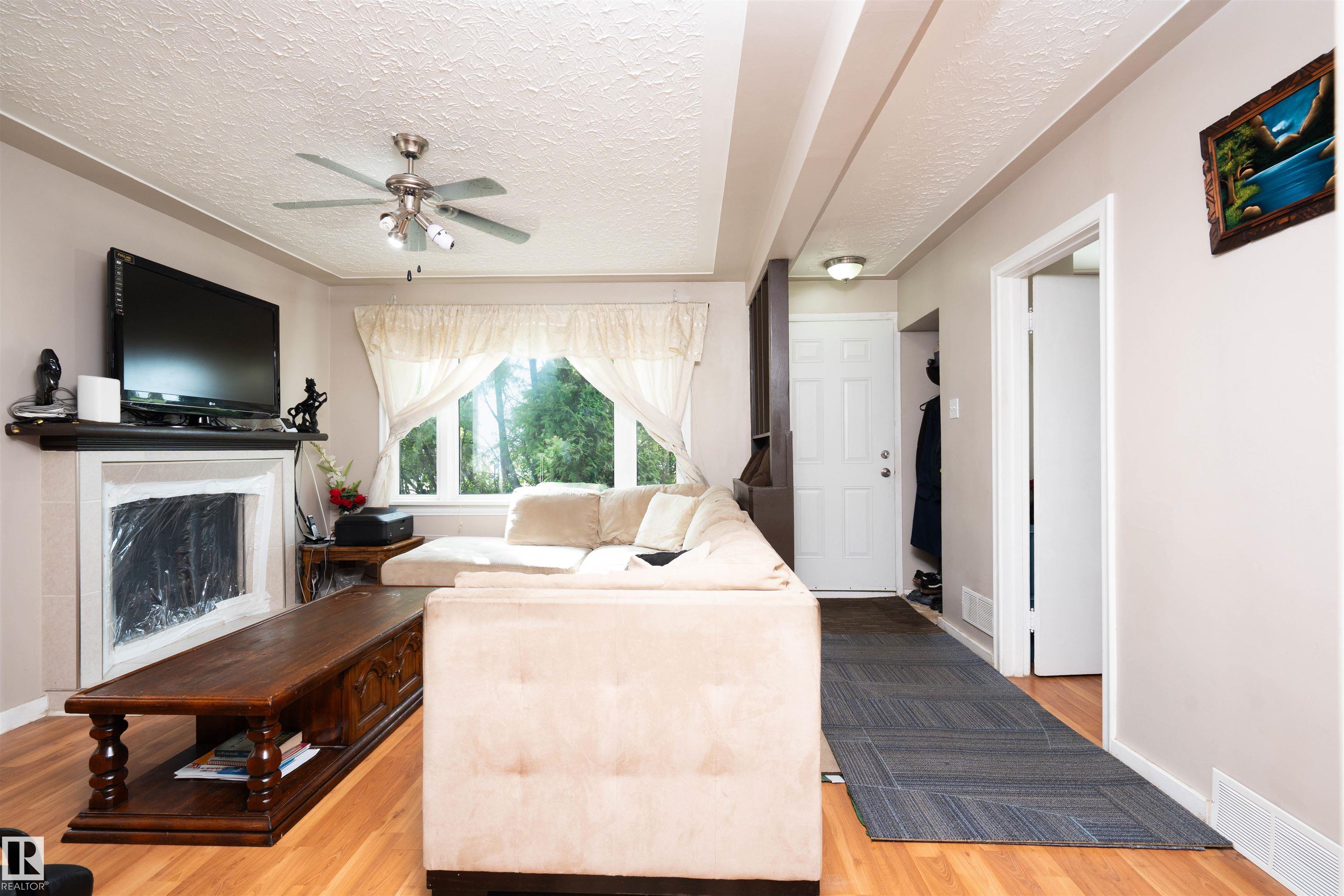 Photo 7 at 12919 66 Street NW, Belvedere, Edmonton