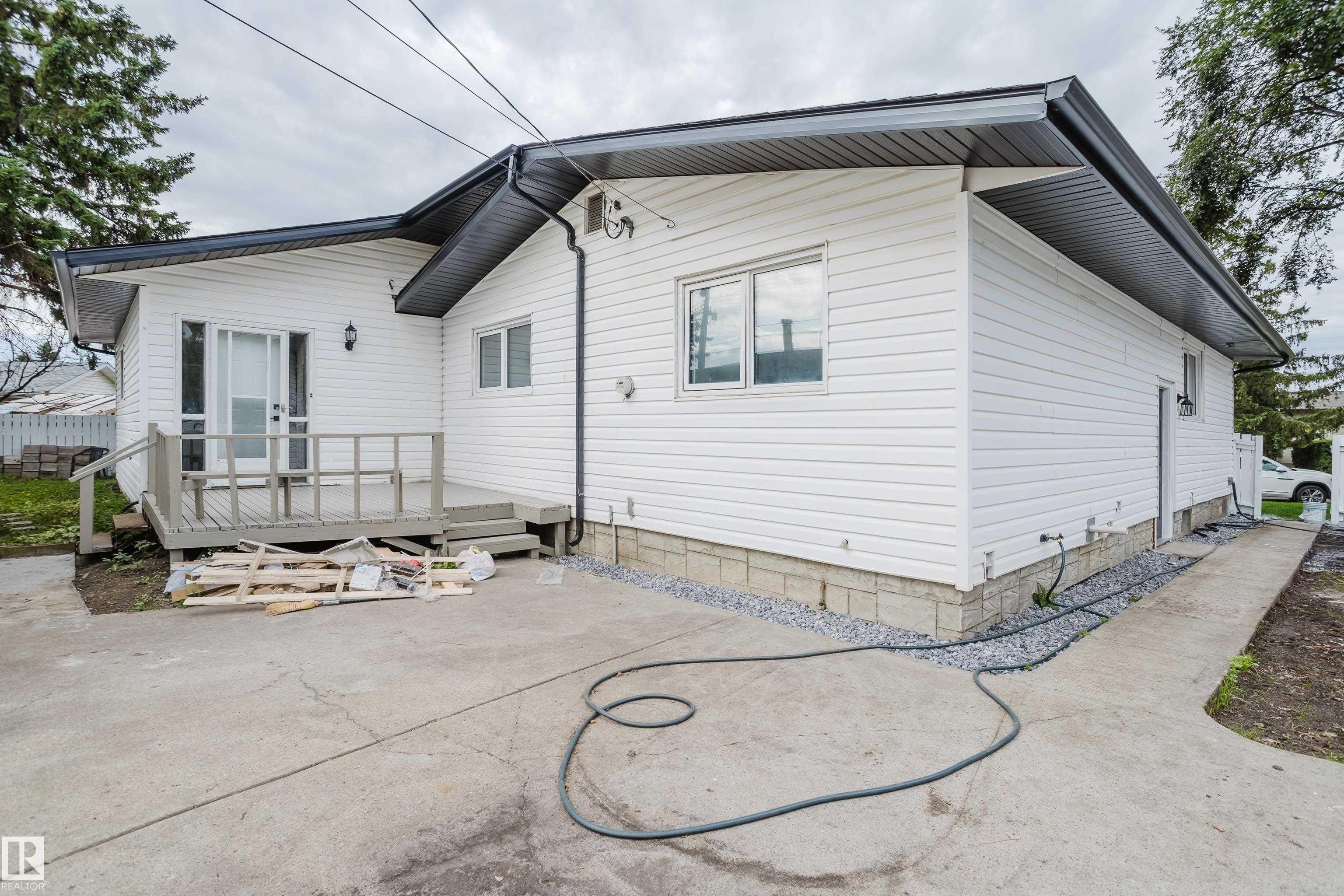 Listing photo thumbnail
