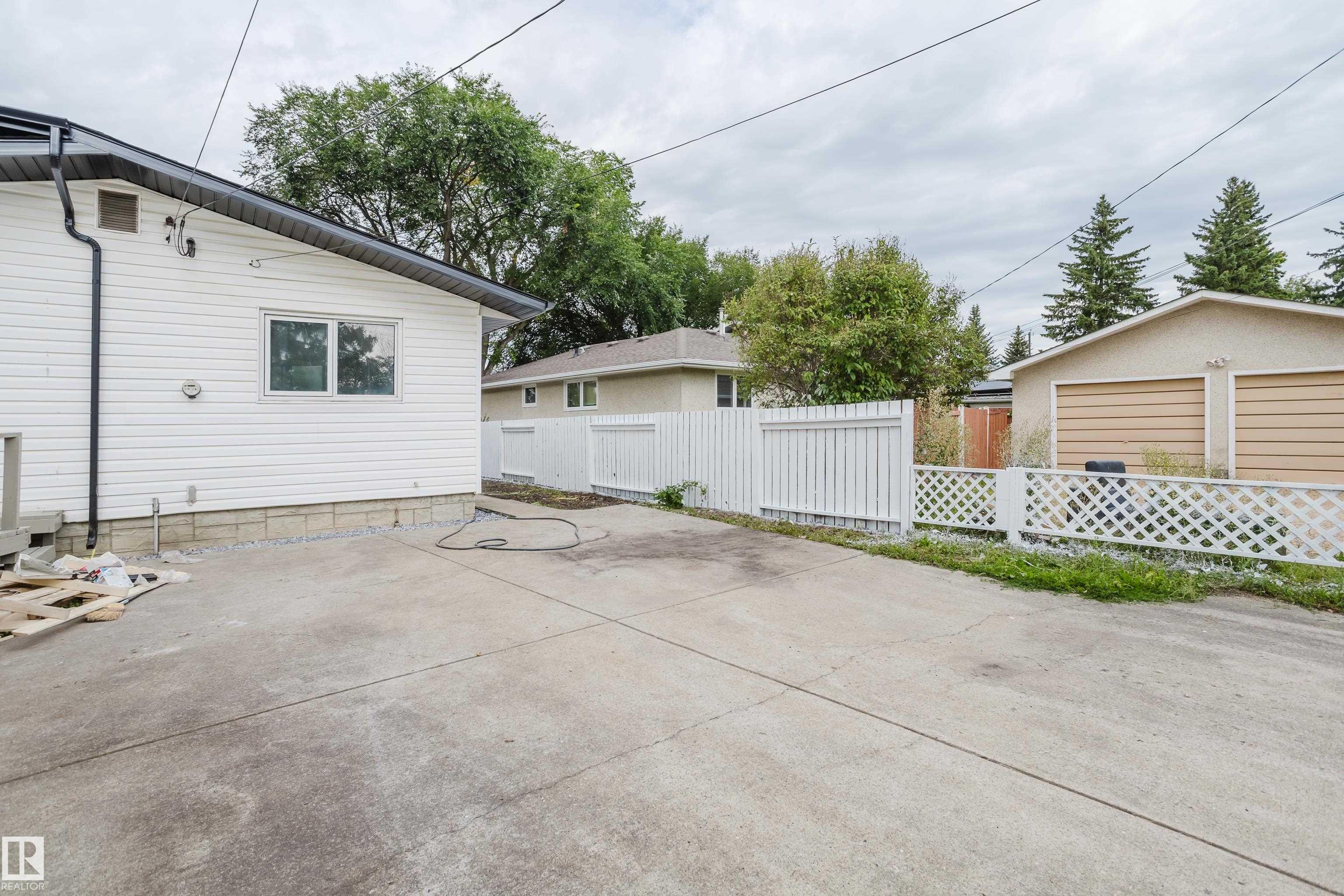 Listing photo thumbnail