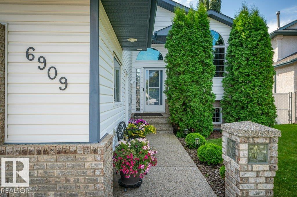 6909 159a Avenue NW, Ozerna, Edmonton