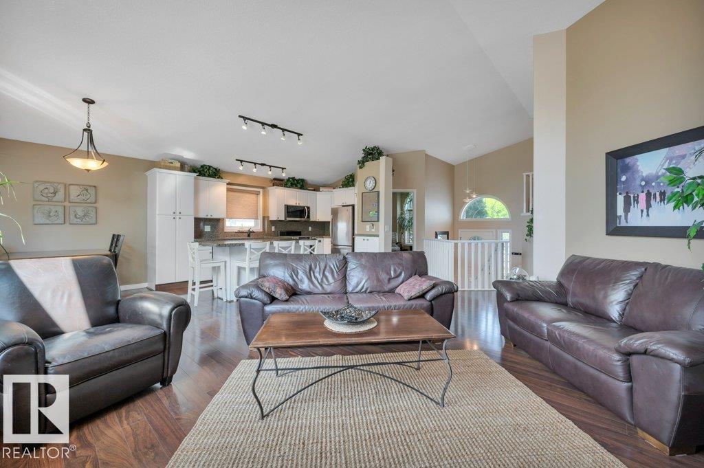 Photo 10 at 6909 159a Avenue NW, Ozerna, Edmonton